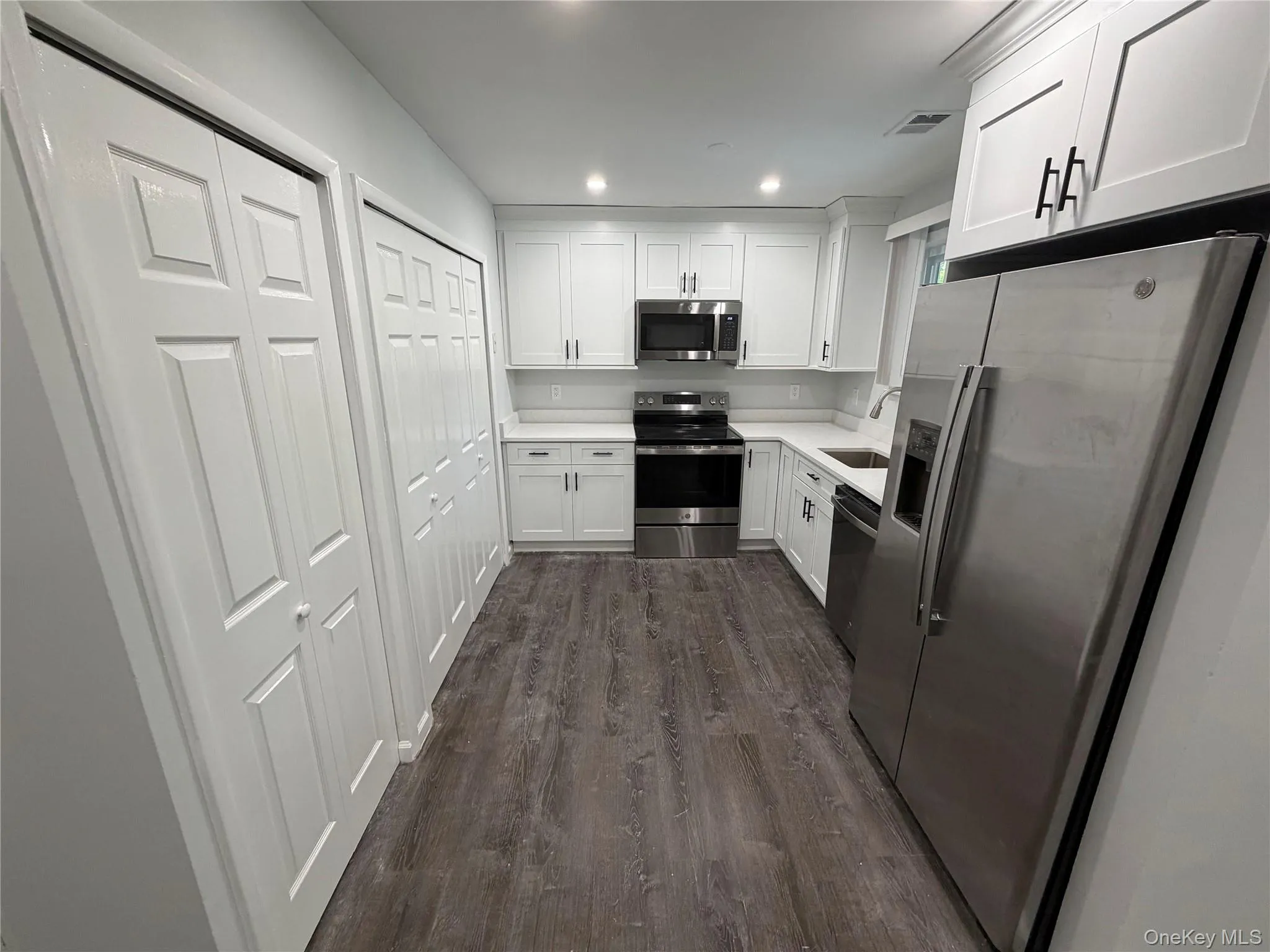 232 Springmeadow Drive, Islip, NY, 3 Bedroom Bedrooms, 7 Room Rooms,1 BathroomBathrooms,Residential Lease,For Rent,Springmeadow,0,1053646 232 Springmeadow Drive, Islip, NY, 3 Bedroom Bedrooms, 7 Room Rooms,1 BathroomBathrooms,Residential Lease,For Rent,Springmeadow,0,1053646