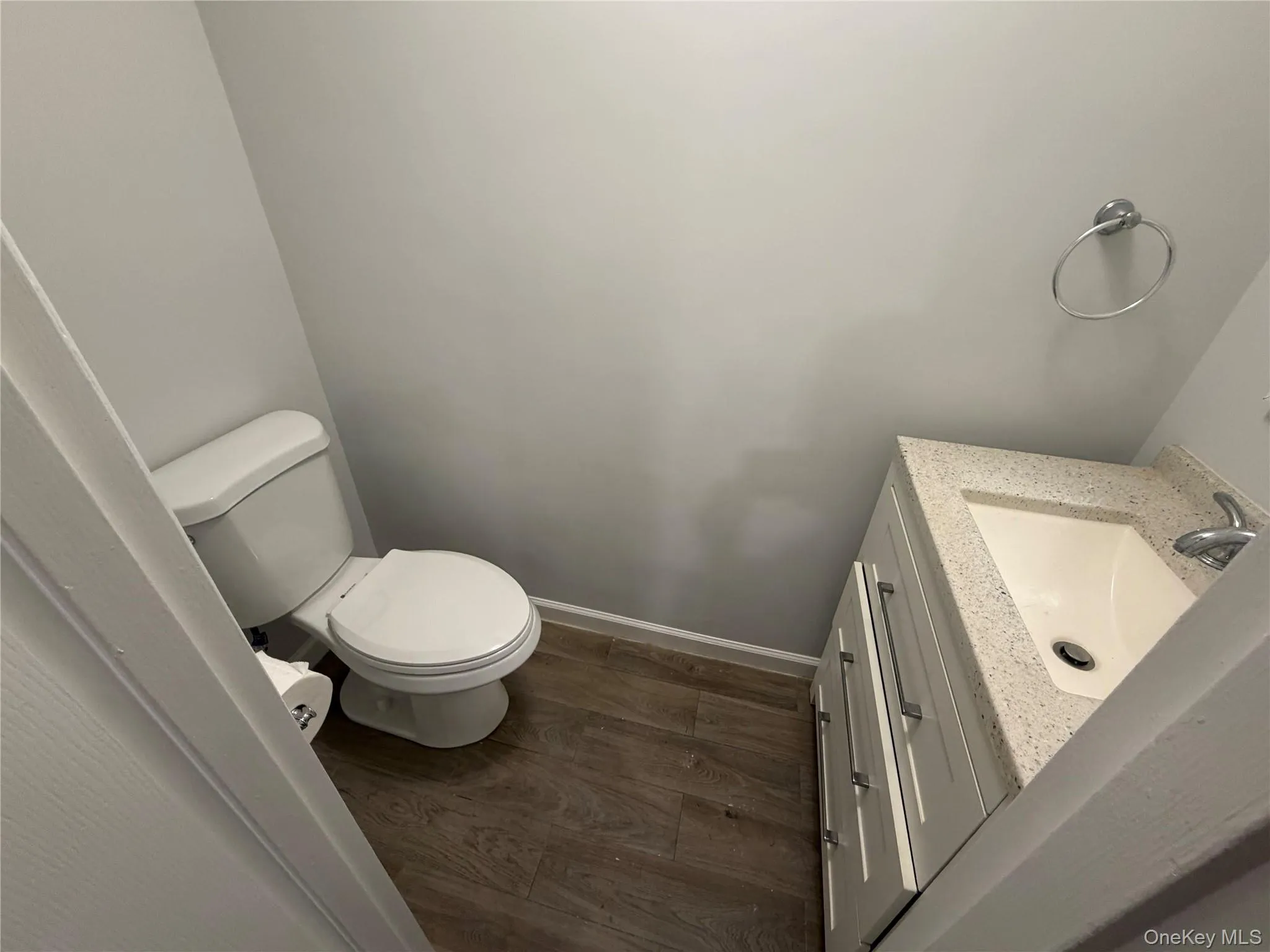 232 Springmeadow Drive, Islip, NY, 3 Bedroom Bedrooms, 7 Room Rooms,1 BathroomBathrooms,Residential Lease,For Rent,Springmeadow,0,1053646 232 Springmeadow Drive, Islip, NY, 3 Bedroom Bedrooms, 7 Room Rooms,1 BathroomBathrooms,Residential Lease,For Rent,Springmeadow,0,1053646