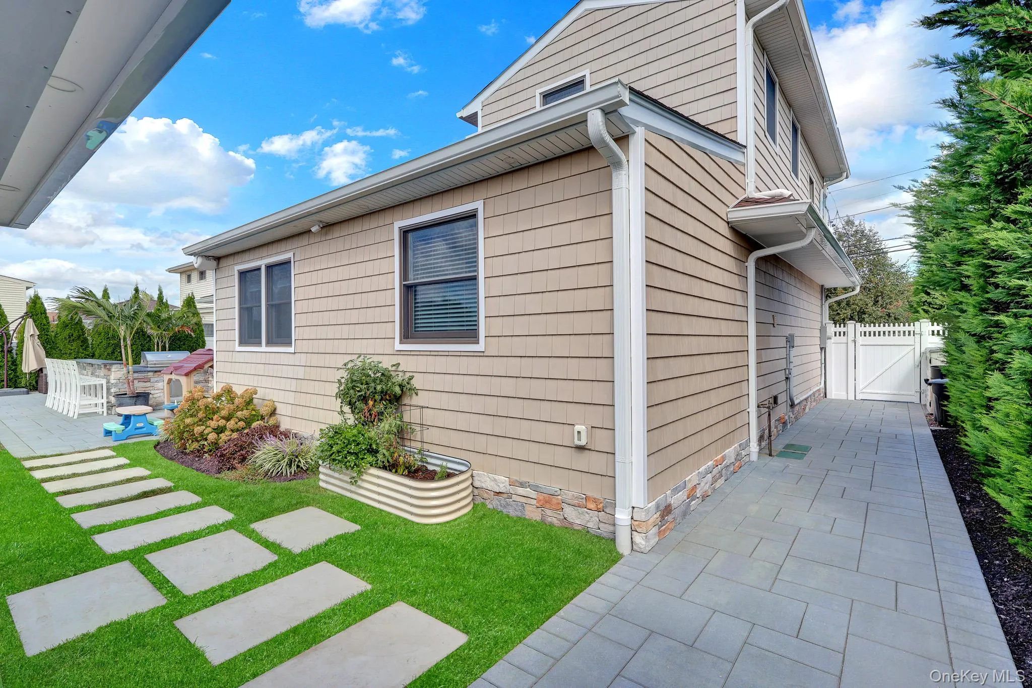 58 Garfield Place, Oyster Bay, NY, 4 Bedrooms Bedrooms, 7 Rooms Rooms,2 BathroomsBathrooms,Residential,For Rent,Garfield,0,1053648 58 Garfield Place, Oyster Bay, NY, 4 Bedrooms Bedrooms, 7 Rooms Rooms,2 BathroomsBathrooms,Residential,For Rent,Garfield,0,1053648