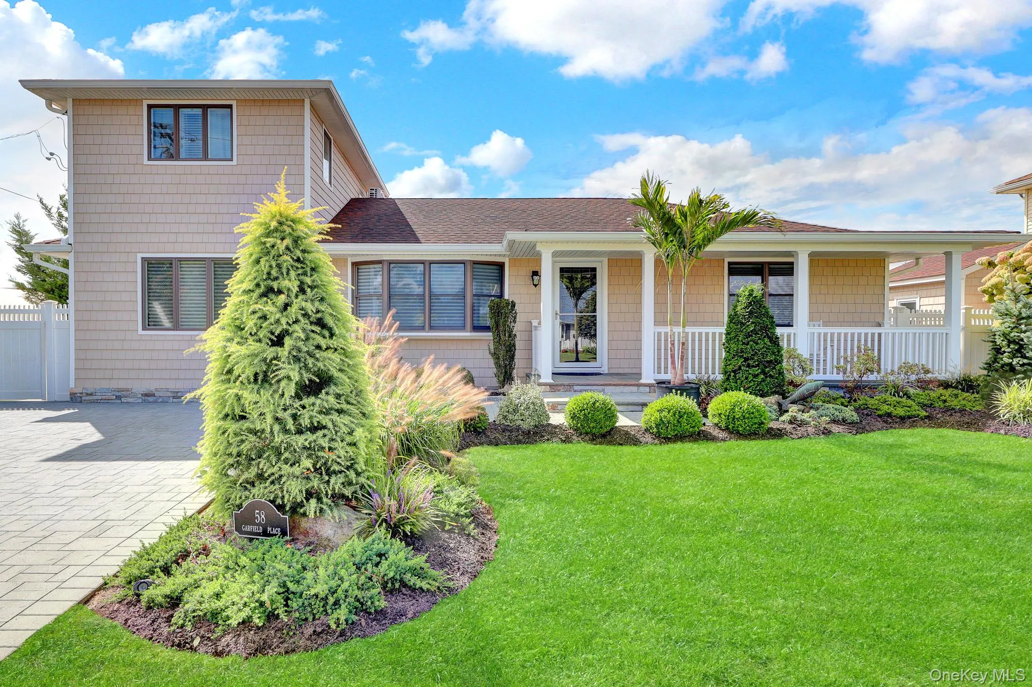 58 Garfield Place, Oyster Bay, NY, 4 Bedrooms Bedrooms, 7 Rooms Rooms,2 BathroomsBathrooms,Residential,For Rent,Garfield,0,1053648 58 Garfield Place, Oyster Bay, NY, 4 Bedrooms Bedrooms, 7 Rooms Rooms,2 BathroomsBathrooms,Residential,For Rent,Garfield,0,1053648