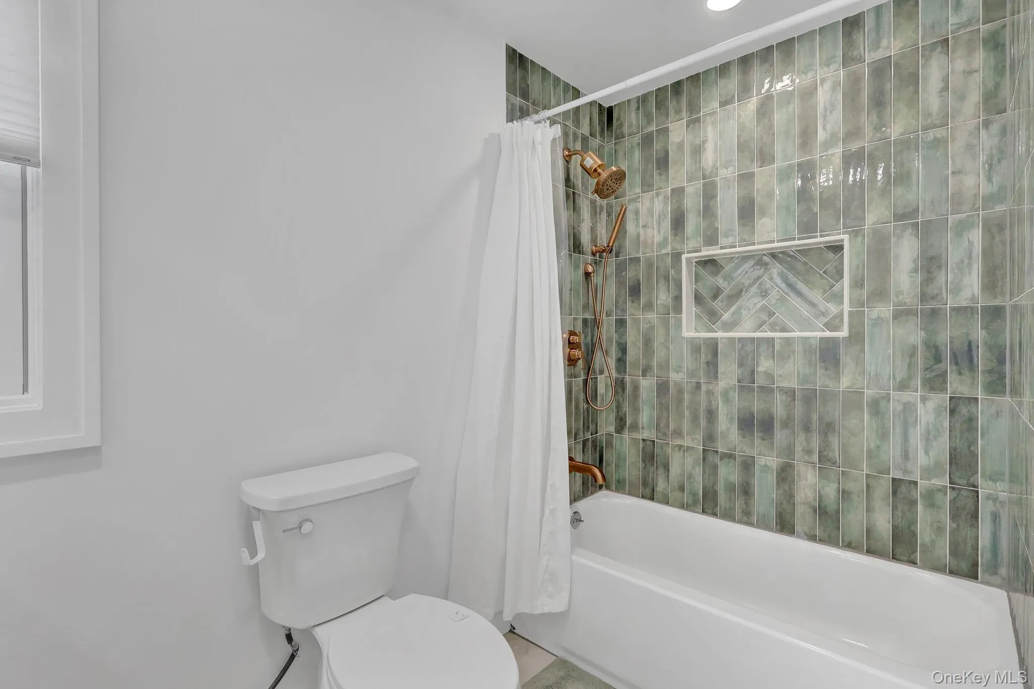 58 Garfield Place, Oyster Bay, NY, 4 Bedrooms Bedrooms, 7 Rooms Rooms,2 BathroomsBathrooms,Residential,For Rent,Garfield,0,1053648 58 Garfield Place, Oyster Bay, NY, 4 Bedrooms Bedrooms, 7 Rooms Rooms,2 BathroomsBathrooms,Residential,For Rent,Garfield,0,1053648