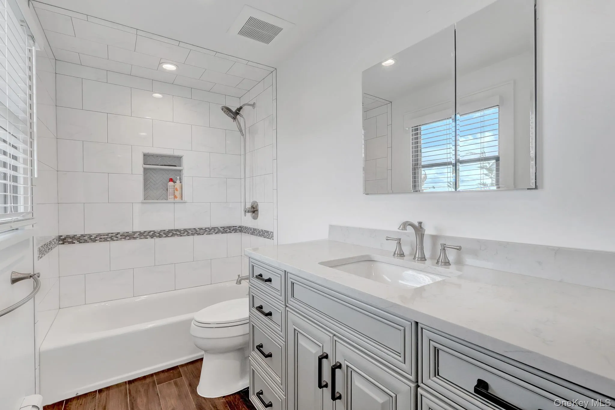58 Garfield Place, Oyster Bay, NY, 4 Bedrooms Bedrooms, 7 Rooms Rooms,2 BathroomsBathrooms,Residential,For Rent,Garfield,0,1053648 58 Garfield Place, Oyster Bay, NY, 4 Bedrooms Bedrooms, 7 Rooms Rooms,2 BathroomsBathrooms,Residential,For Rent,Garfield,0,1053648