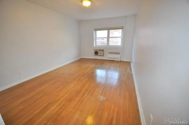 Large Bedroom with double floor to ceiling closets. Large Bedroom with double floor to ceiling closets.