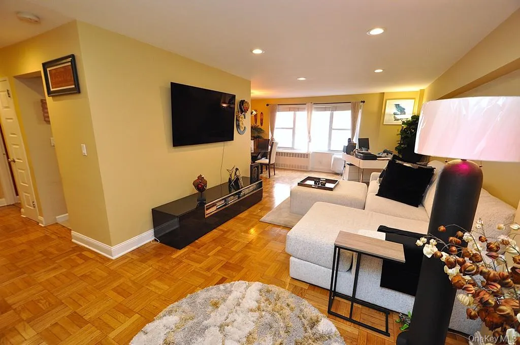 10 Old Mamaroneck Road, White Plains, NY, 1 Bedroom Bedrooms, 4 Rooms Rooms,1 BathroomBathrooms,Residential,For Rent,Old Mamaroneck,0,1053668 10 Old Mamaroneck Road, White Plains, NY, 1 Bedroom Bedrooms, 4 Rooms Rooms,1 BathroomBathrooms,Residential,For Rent,Old Mamaroneck,0,1053668