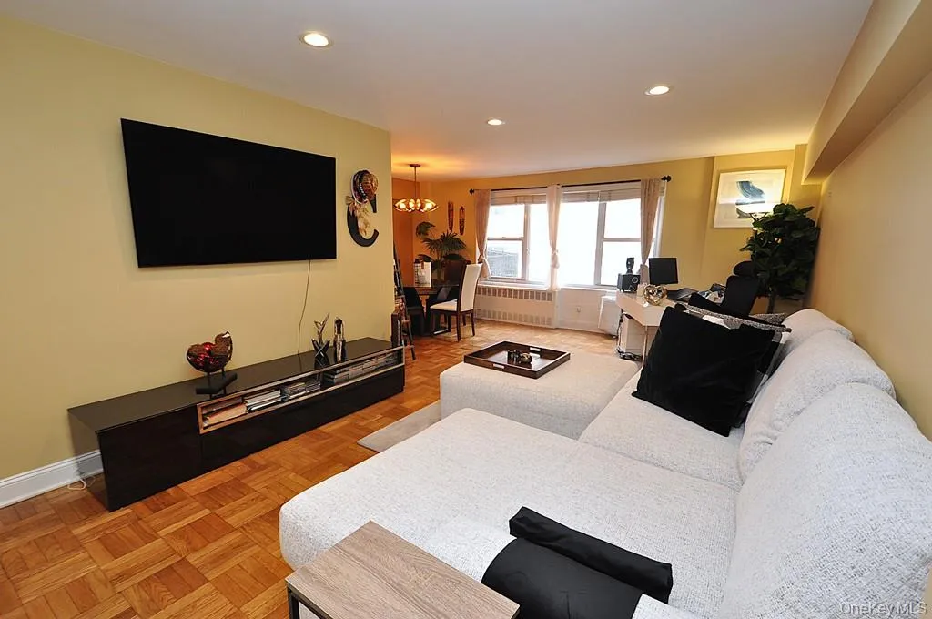10 Old Mamaroneck Road, White Plains, NY, 1 Bedroom Bedrooms, 4 Rooms Rooms,1 BathroomBathrooms,Residential,For Rent,Old Mamaroneck,0,1053668 10 Old Mamaroneck Road, White Plains, NY, 1 Bedroom Bedrooms, 4 Rooms Rooms,1 BathroomBathrooms,Residential,For Rent,Old Mamaroneck,0,1053668