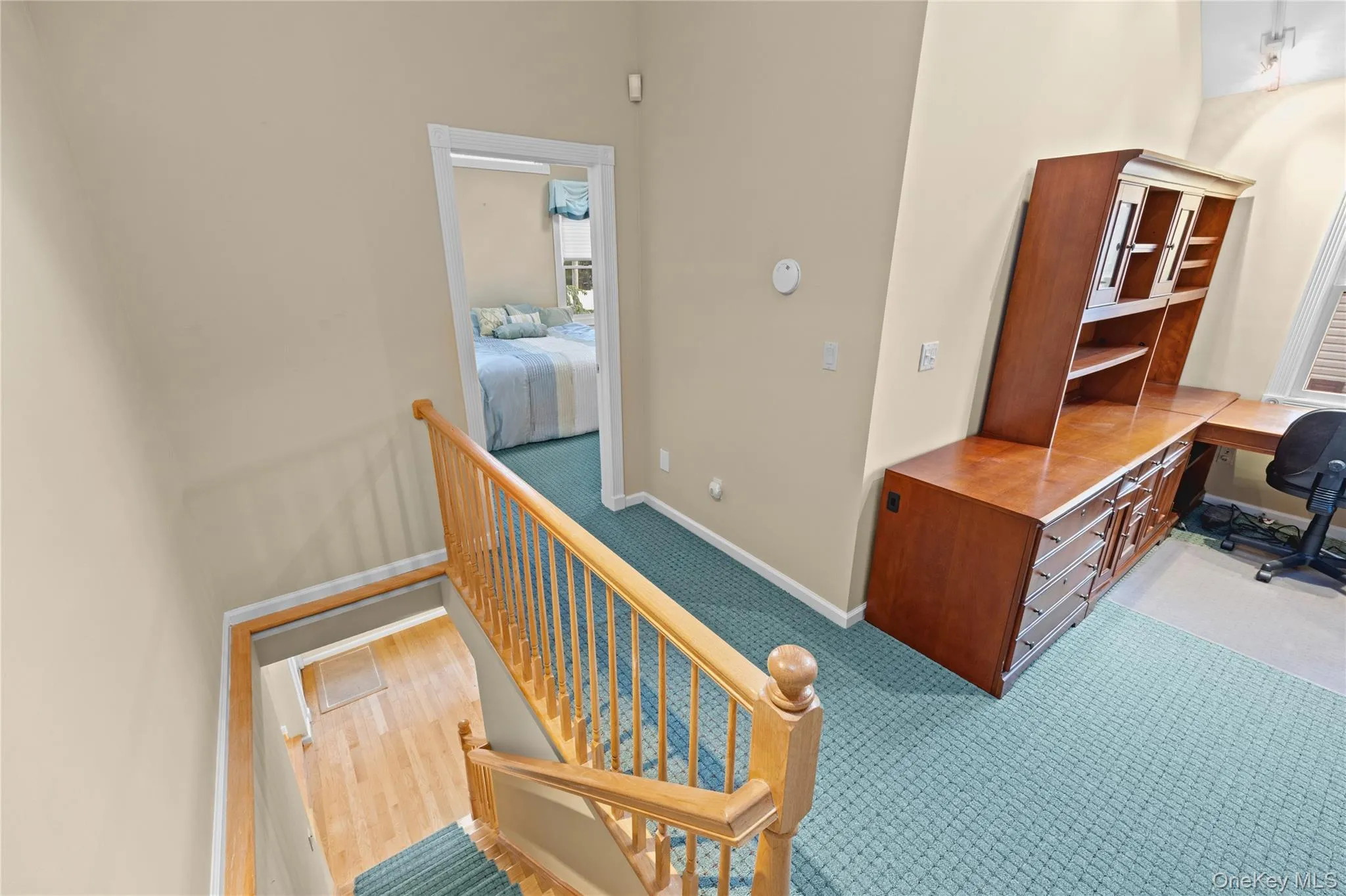 Staircase with wood banister and balusters Staircase with wood banister and balusters