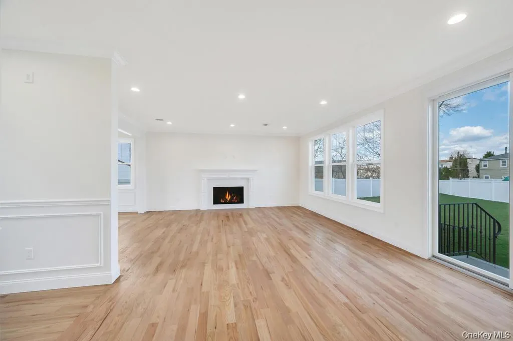 89 West Avenue, Oyster Bay, NY, 5 Bedrooms Bedrooms, 10 Rooms Rooms,4 BathroomsBathrooms,Residential,For Rent,West,0,1053671 89 West Avenue, Oyster Bay, NY, 5 Bedrooms Bedrooms, 10 Rooms Rooms,4 BathroomsBathrooms,Residential,For Rent,West,0,1053671