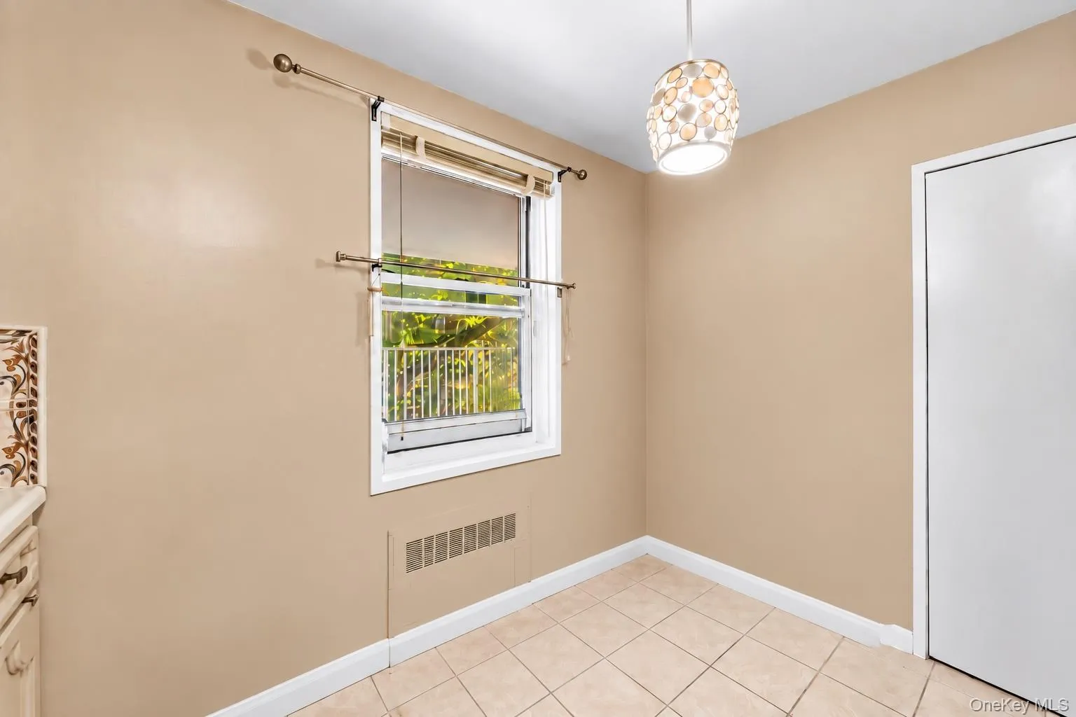 642 Locust Street, Mount Vernon, NY, 2 Bedrooms Bedrooms, 5 Rooms Rooms,2 BathroomsBathrooms,Residential,For Rent,Locust,0,1053674 642 Locust Street, Mount Vernon, NY, 2 Bedrooms Bedrooms, 5 Rooms Rooms,2 BathroomsBathrooms,Residential,For Rent,Locust,0,1053674