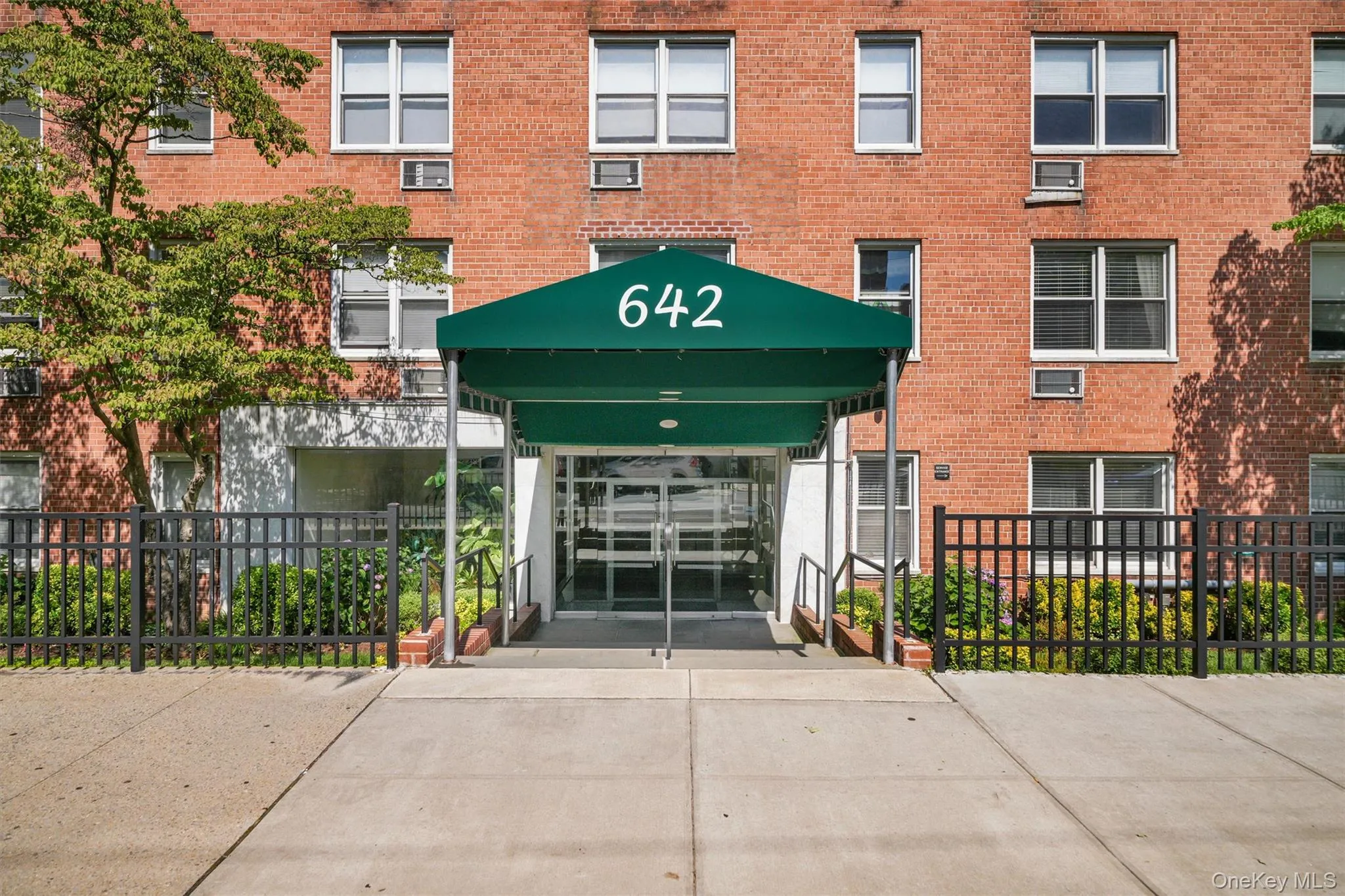 642 Locust Street, Mount Vernon, NY, 2 Bedrooms Bedrooms, 5 Rooms Rooms,2 BathroomsBathrooms,Residential,For Rent,Locust,0,1053674 642 Locust Street, Mount Vernon, NY, 2 Bedrooms Bedrooms, 5 Rooms Rooms,2 BathroomsBathrooms,Residential,For Rent,Locust,0,1053674