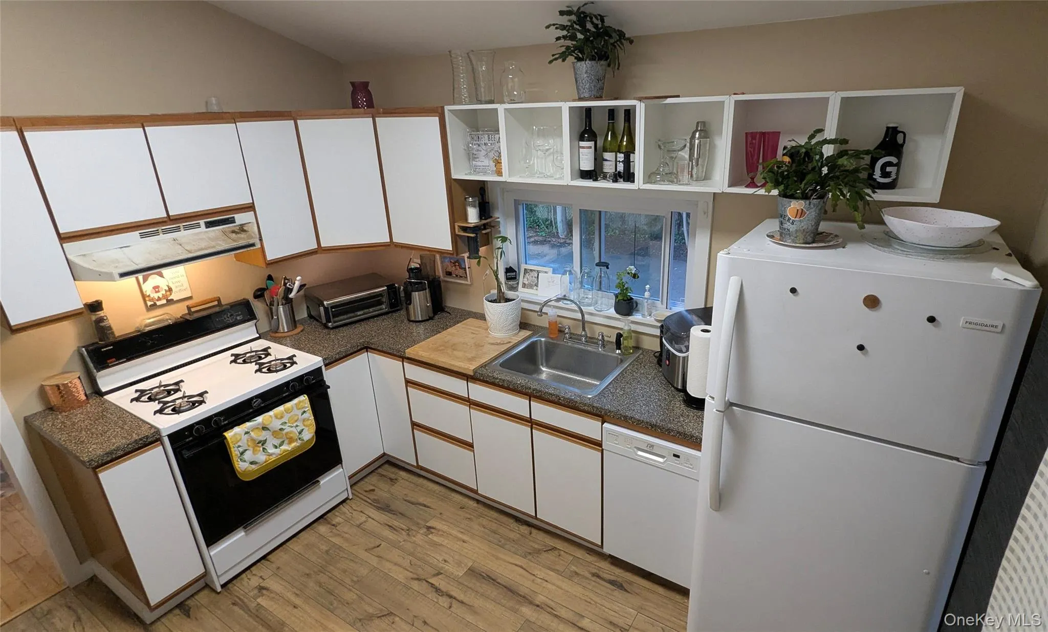 90 Gooseberry Road, Brookhaven, NY, 3 Bedrooms Bedrooms, 5 Rooms Rooms,1 BathroomBathrooms,Residential,For Rent,Gooseberry,0,1053677 90 Gooseberry Road, Brookhaven, NY, 3 Bedrooms Bedrooms, 5 Rooms Rooms,1 BathroomBathrooms,Residential,For Rent,Gooseberry,0,1053677
