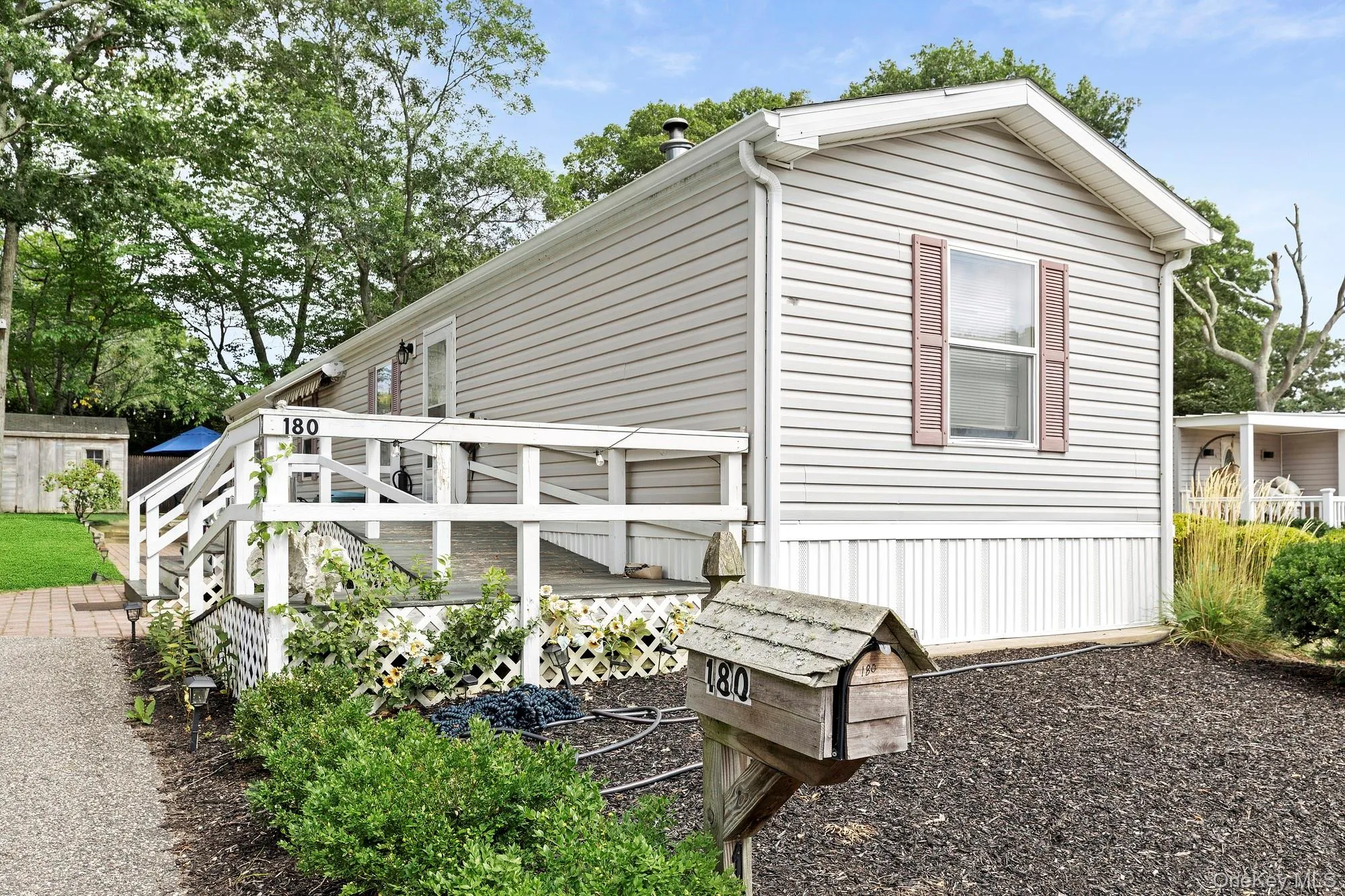 105 Oakview Hwy, East Hampton, New York 11937