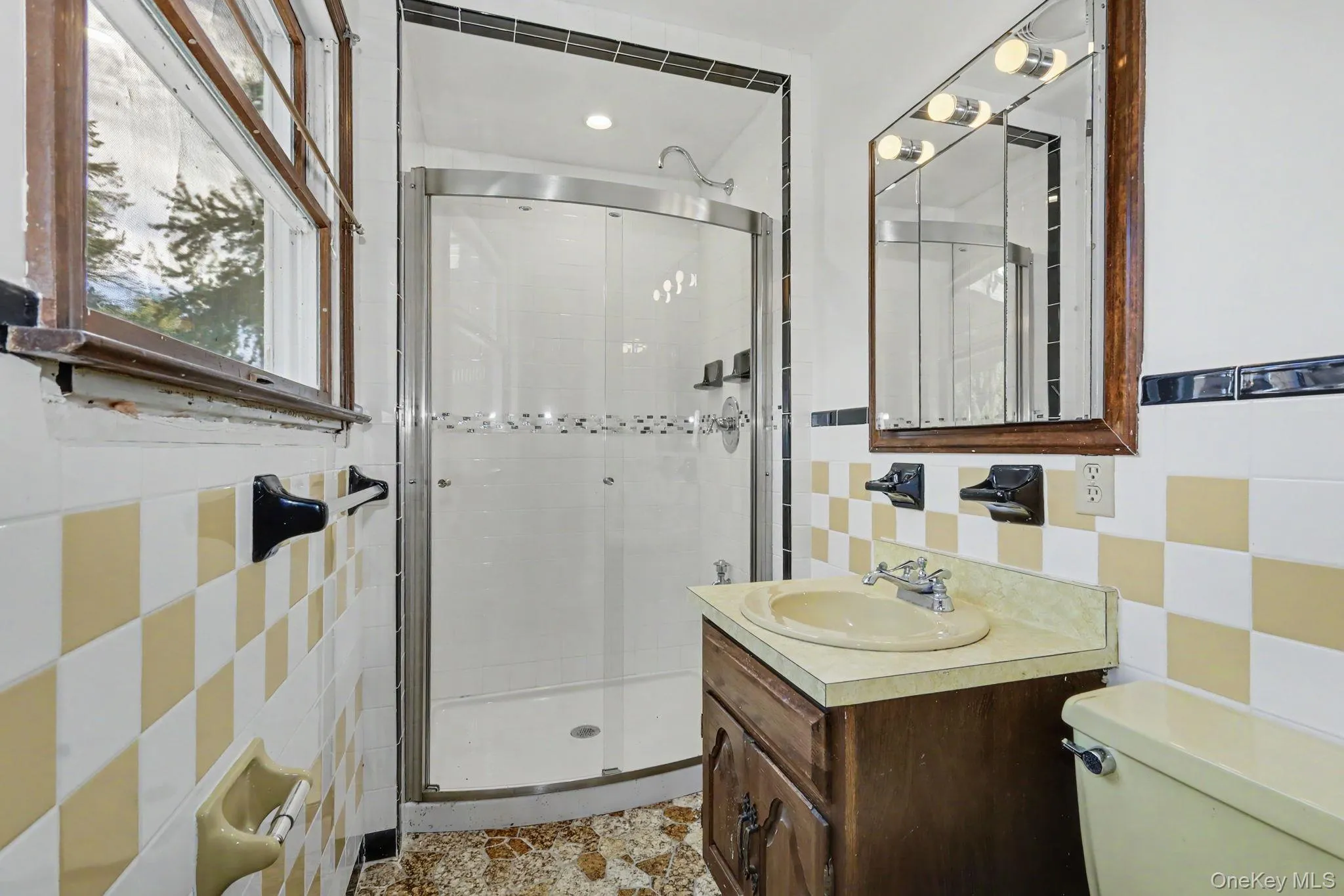 Full Bath / Lower Level Full Bath / Lower Level