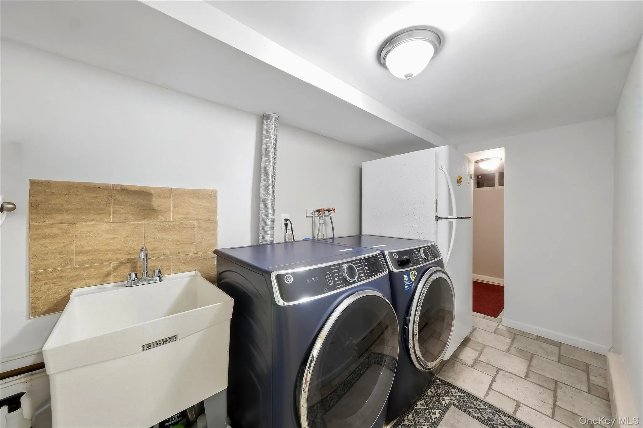 25161 Gaskell Road, New York, NY, 4 Bedrooms Bedrooms, 8 Rooms Rooms,2 BathroomsBathrooms,Residential,For Rent,Gaskell,0,1053684 25161 Gaskell Road, New York, NY, 4 Bedrooms Bedrooms, 8 Rooms Rooms,2 BathroomsBathrooms,Residential,For Rent,Gaskell,0,1053684