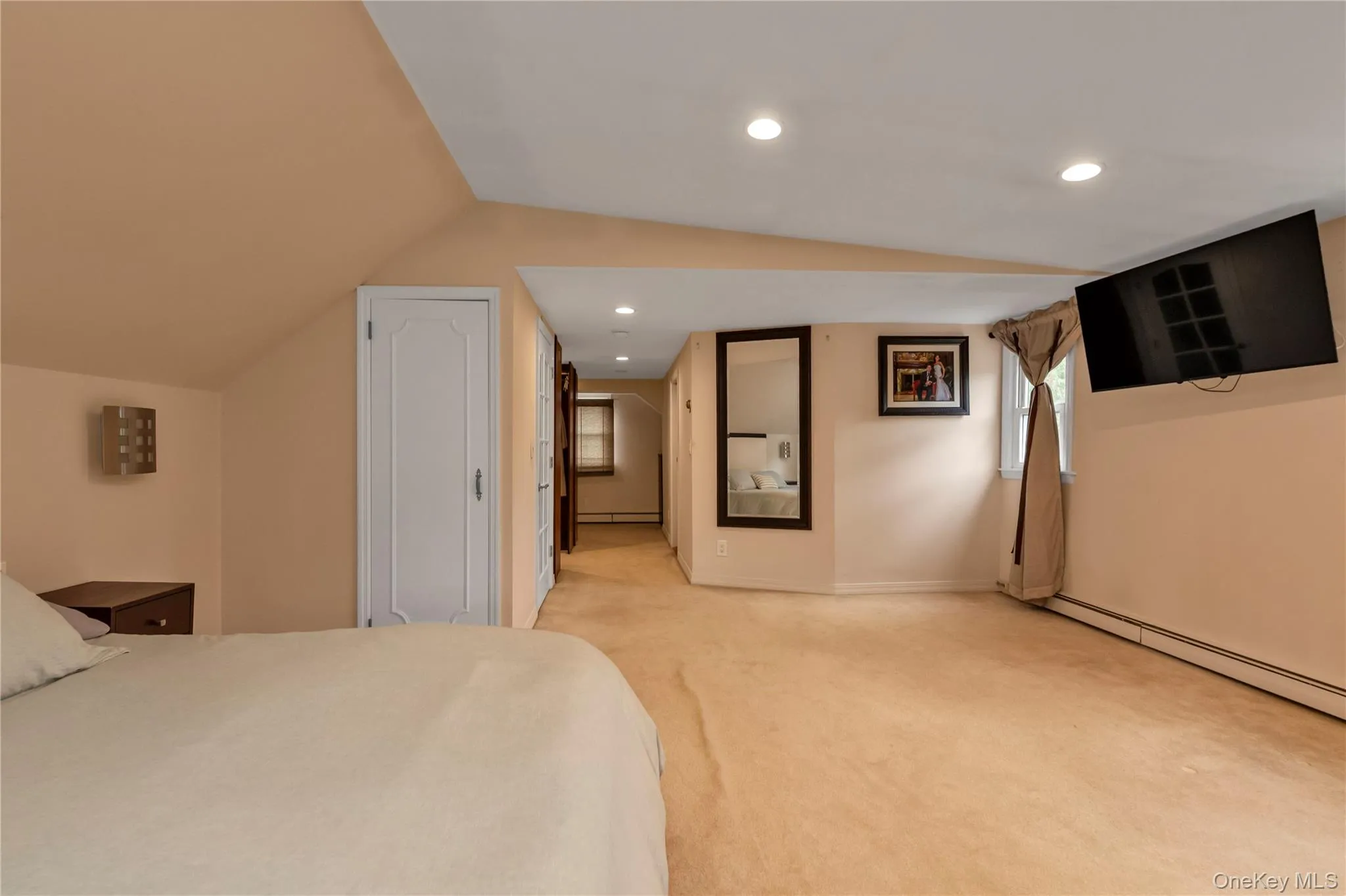 Large Primary with Room for Sitting Area Large Primary with Room for Sitting Area