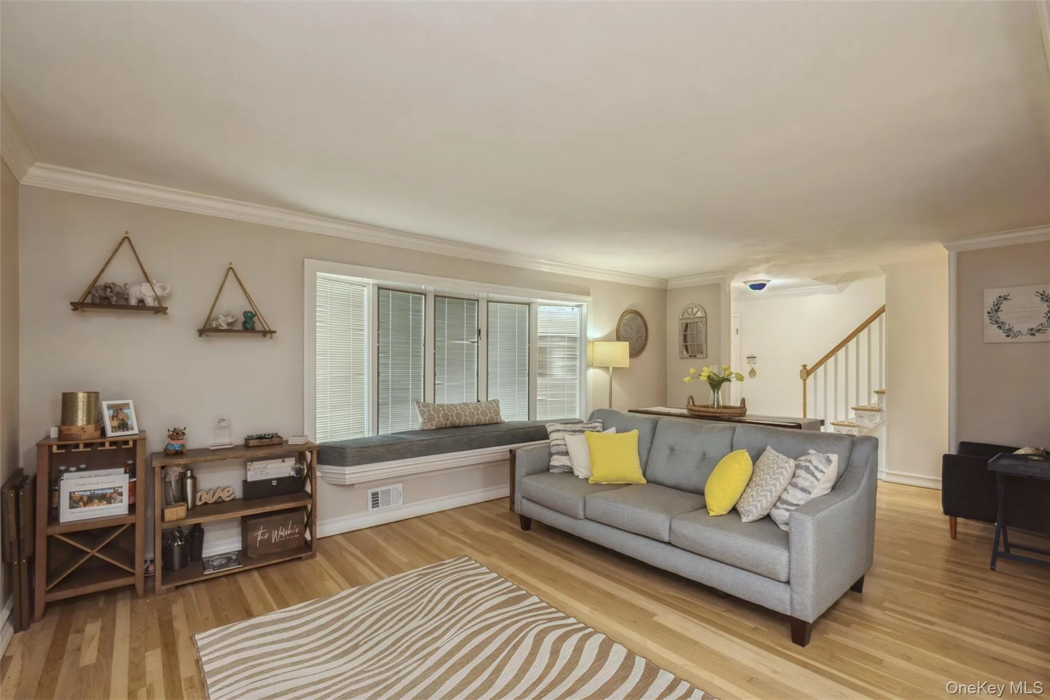 Living Room w/Hardwood Floor Living Room w/Hardwood Floor