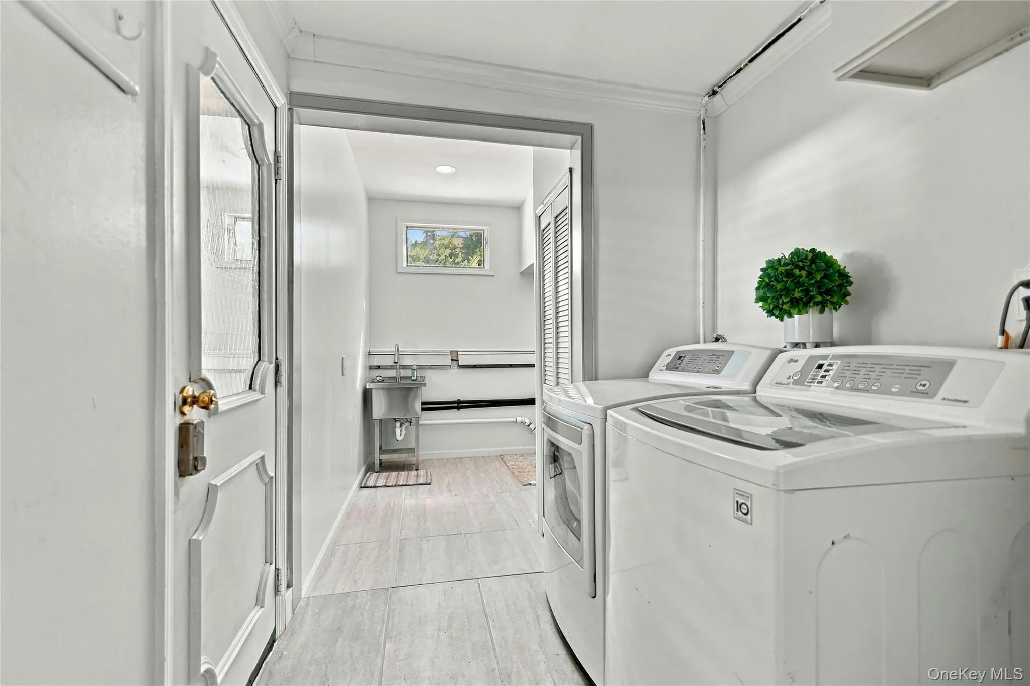 3304 Park Avenue, Hempstead, NY, 4 Bedrooms Bedrooms, 9 Rooms Rooms,2 BathroomsBathrooms,Residential Lease,For Rent,Park,0,1053689 3304 Park Avenue, Hempstead, NY, 4 Bedrooms Bedrooms, 9 Rooms Rooms,2 BathroomsBathrooms,Residential Lease,For Rent,Park,0,1053689