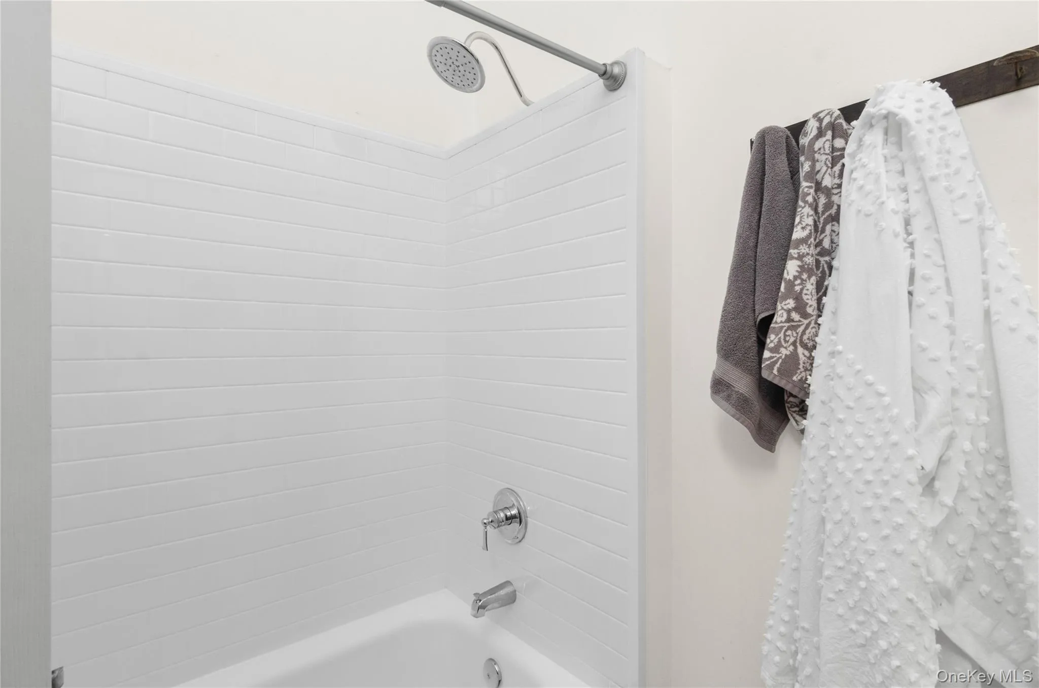 82 Argonne Road, Southampton, NY, 3 Bedrooms Bedrooms, 7 Rooms Rooms,2 BathroomsBathrooms,Residential,For Rent,Argonne,0,1053691 82 Argonne Road, Southampton, NY, 3 Bedrooms Bedrooms, 7 Rooms Rooms,2 BathroomsBathrooms,Residential,For Rent,Argonne,0,1053691