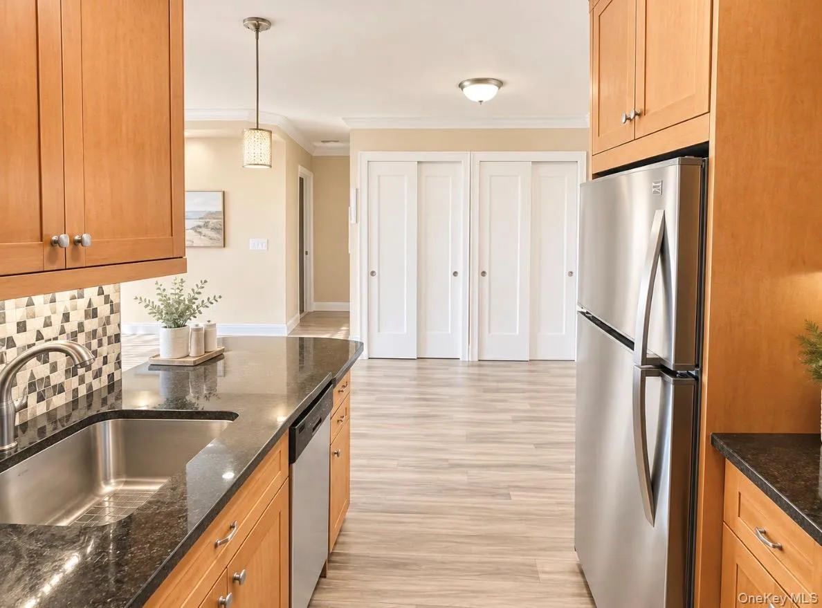Open Kitchen with all Stainless-Steel AppliancesGAS Cooking Open Kitchen with all Stainless-Steel AppliancesGAS Cooking