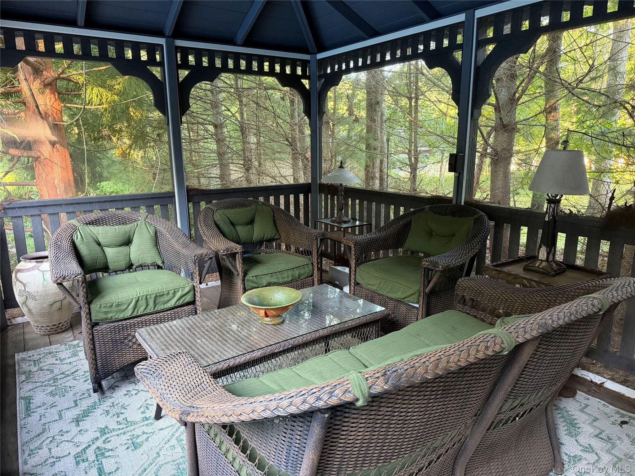10 Glenmore Drive, Southampton, NY, 3 Bedrooms Bedrooms, 5 Rooms Rooms,2 BathroomsBathrooms,Residential,For Rent,Glenmore,0,1053693 10 Glenmore Drive, Southampton, NY, 3 Bedrooms Bedrooms, 5 Rooms Rooms,2 BathroomsBathrooms,Residential,For Rent,Glenmore,0,1053693