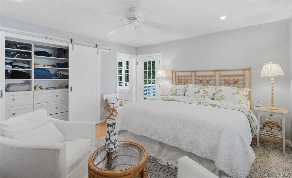 10 Glenmore Road, Southampton, New York 11946