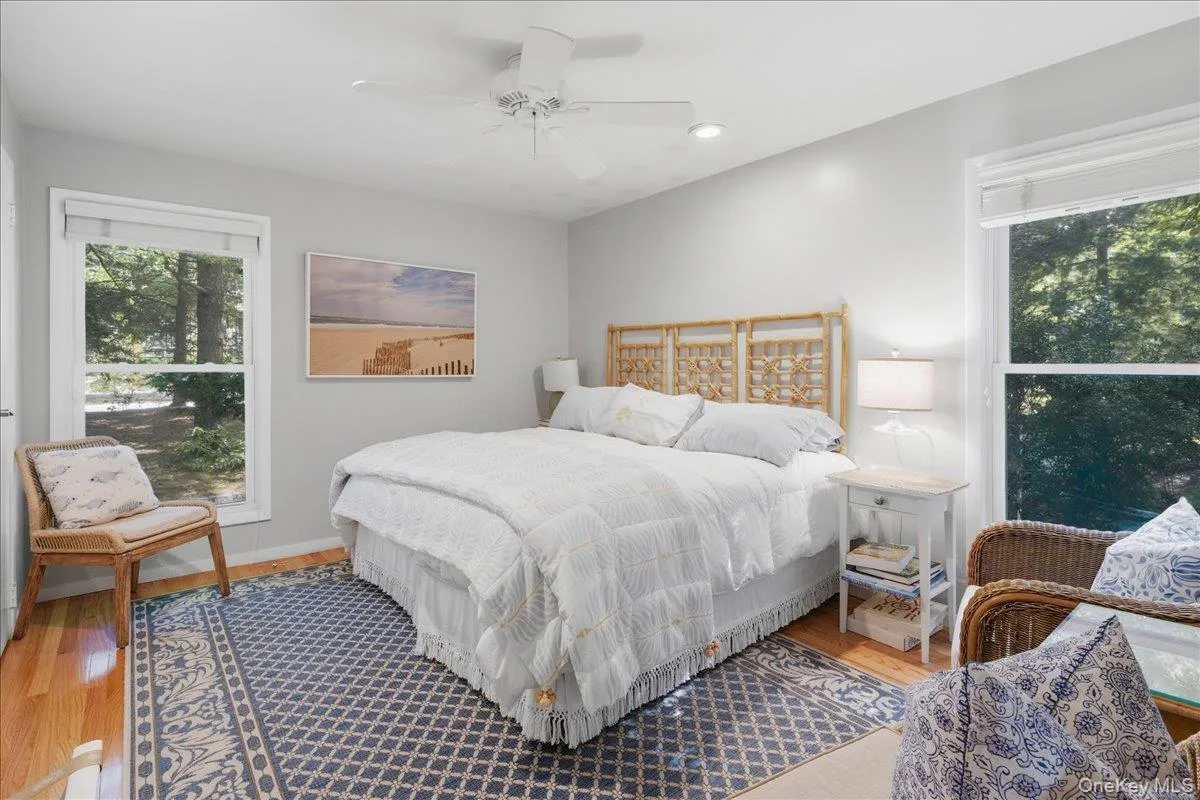 10 Glenmore Road, Southampton, New York 11946