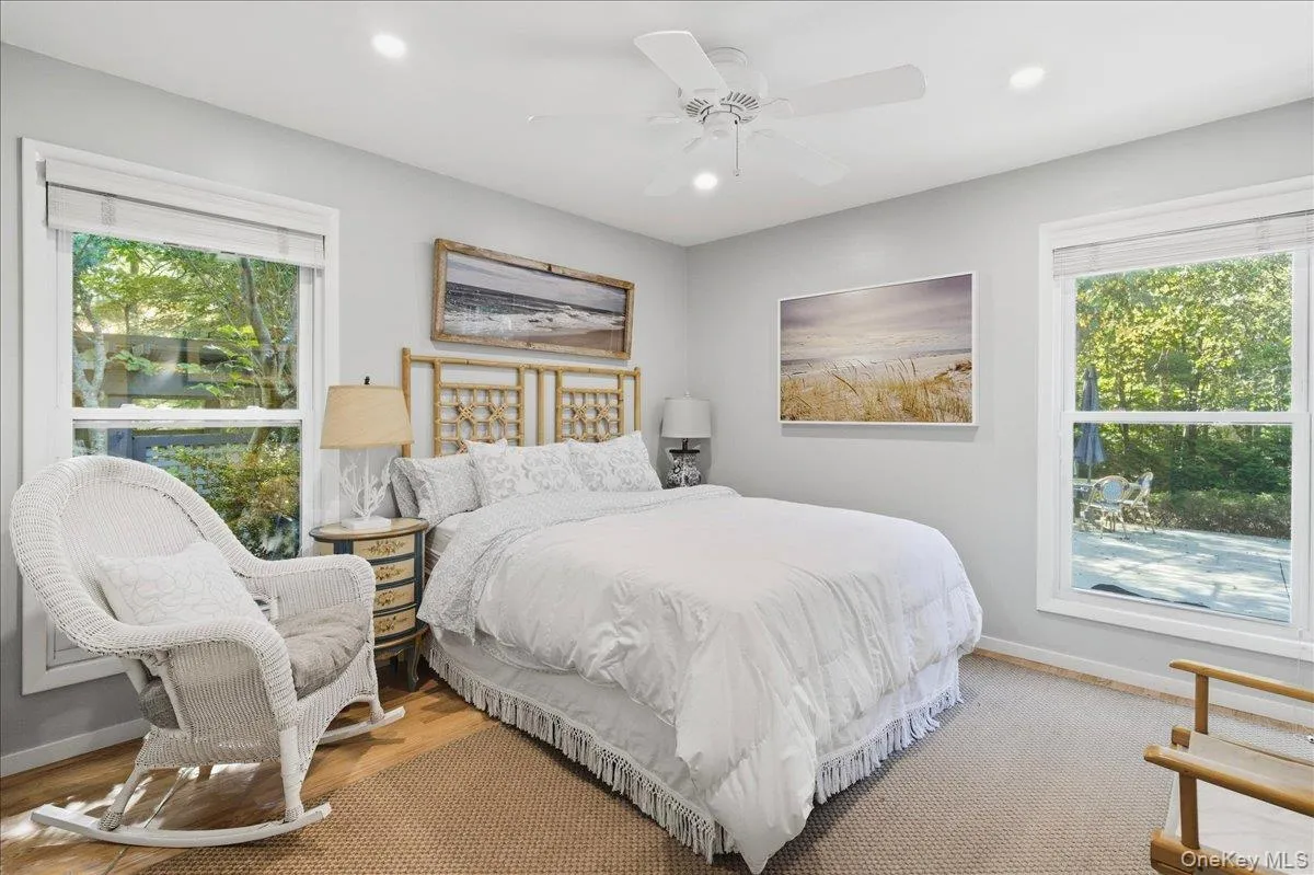 10 Glenmore Road, Southampton, New York 11946