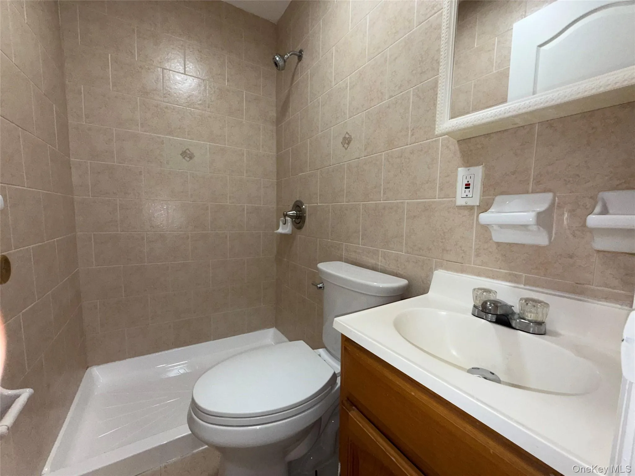 Ensuite Full Bathroom Ensuite Full Bathroom