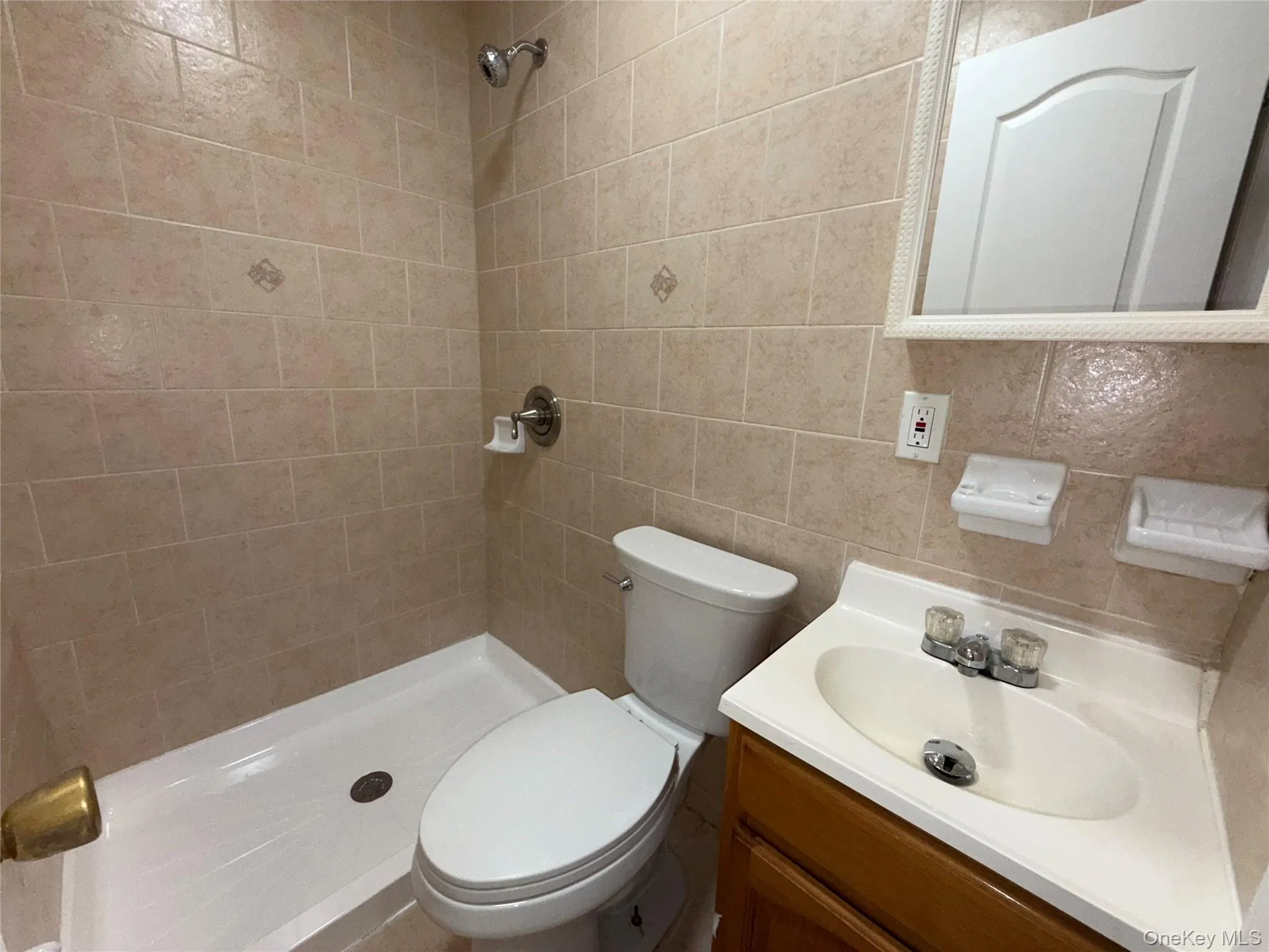 Ensuite Full Bathroom Ensuite Full Bathroom