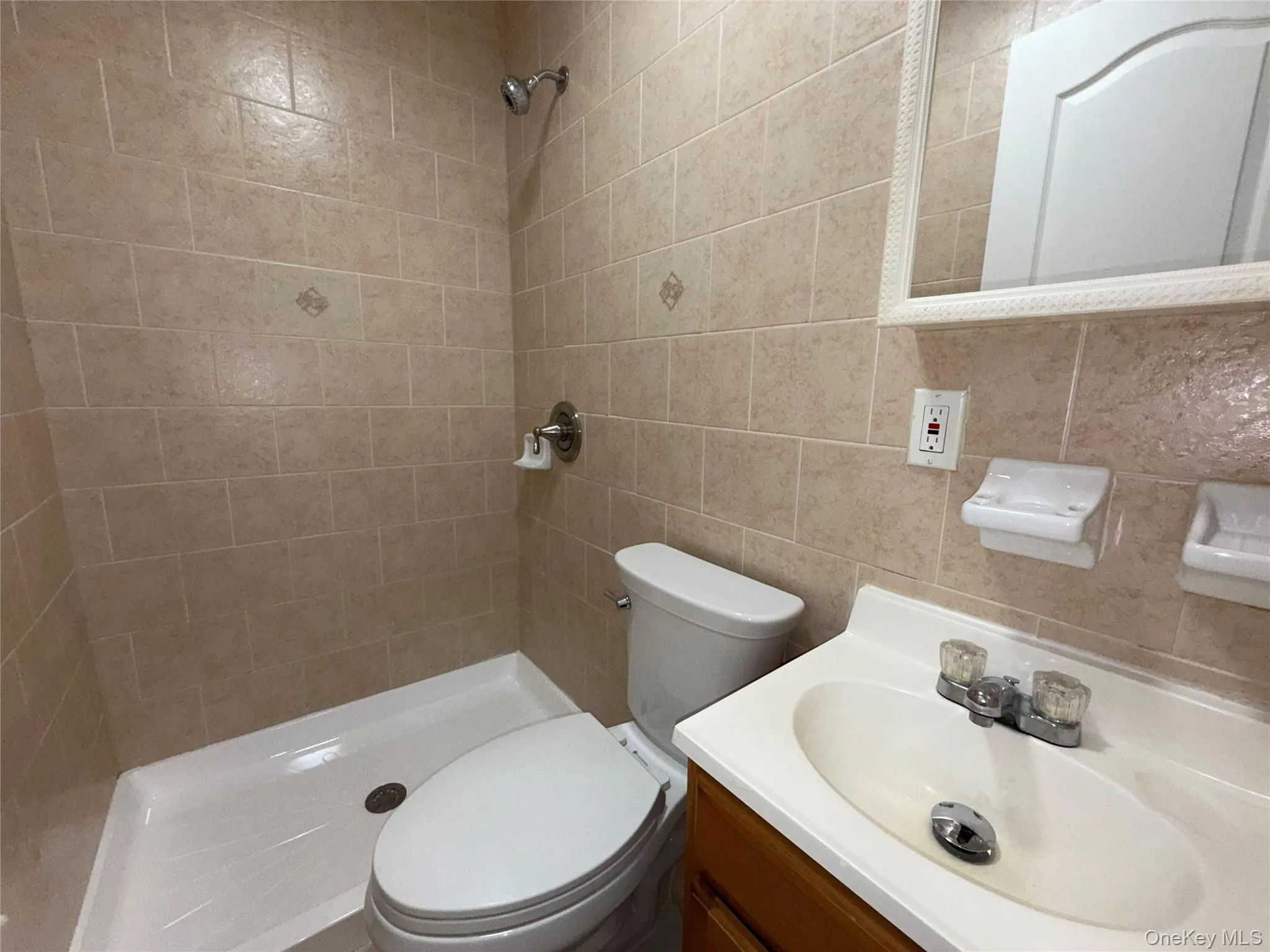 Ensuite Full Bathroom Ensuite Full Bathroom