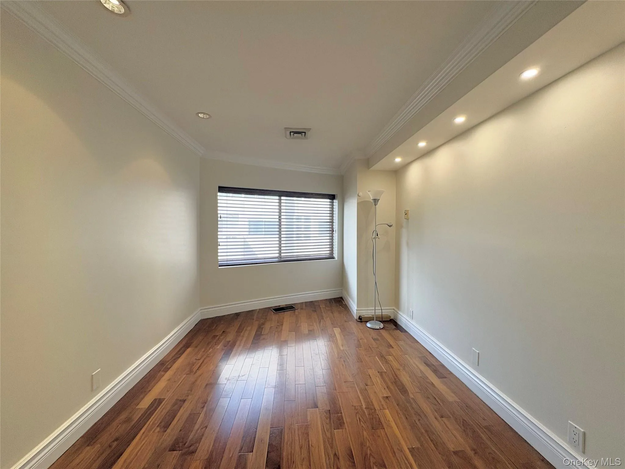 100 Cuttermill Road, North Hempstead, NY, 2 Bedrooms Bedrooms, 5 Rooms Rooms,2 BathroomsBathrooms,Residential Lease,For Rent,Cuttermill,0,1053699 100 Cuttermill Road, North Hempstead, NY, 2 Bedrooms Bedrooms, 5 Rooms Rooms,2 BathroomsBathrooms,Residential Lease,For Rent,Cuttermill,0,1053699