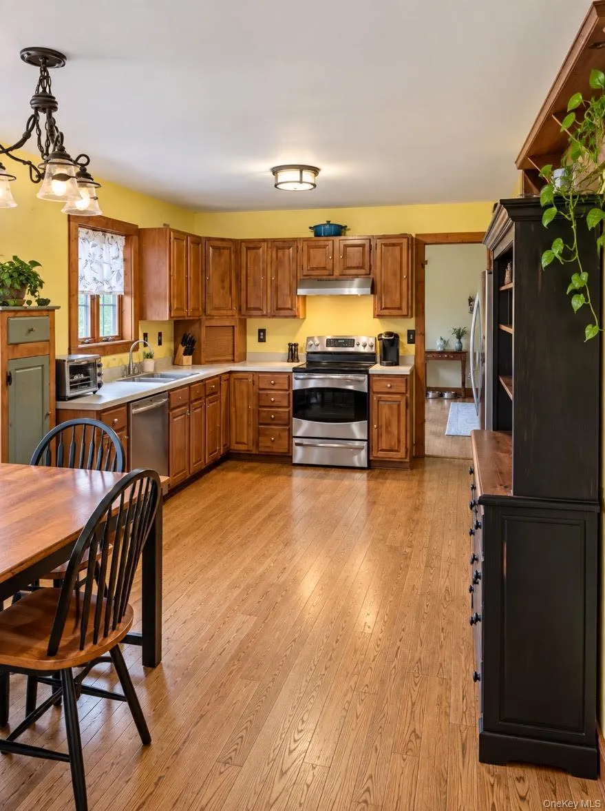 408 Oregon Trail, Shawangunk, NY, 3 Bedrooms Bedrooms, 9 Rooms Rooms,2 BathroomsBathrooms,Residential,For Rent,Oregon,0,1053706 408 Oregon Trail, Shawangunk, NY, 3 Bedrooms Bedrooms, 9 Rooms Rooms,2 BathroomsBathrooms,Residential,For Rent,Oregon,0,1053706