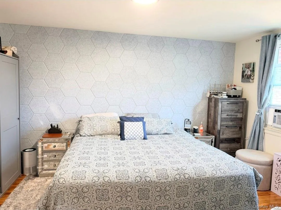 Feature wall with geometric hexagonal panels Feature wall with geometric hexagonal panels
