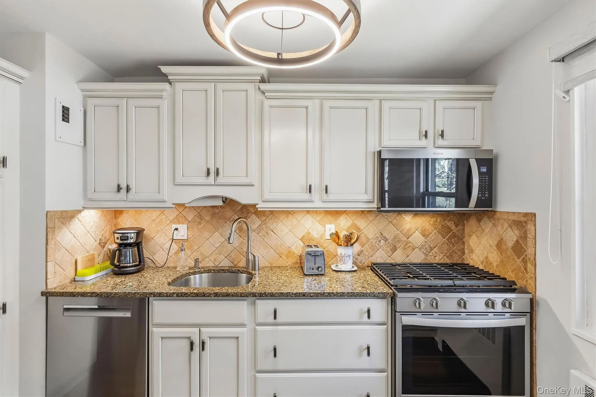 121 Broadway, White Plains, NY, 2 Bedrooms Bedrooms, 5 Rooms Rooms,1 BathroomBathrooms,Residential,For Rent,Broadway,0,1053717 121 Broadway, White Plains, NY, 2 Bedrooms Bedrooms, 5 Rooms Rooms,1 BathroomBathrooms,Residential,For Rent,Broadway,0,1053717
