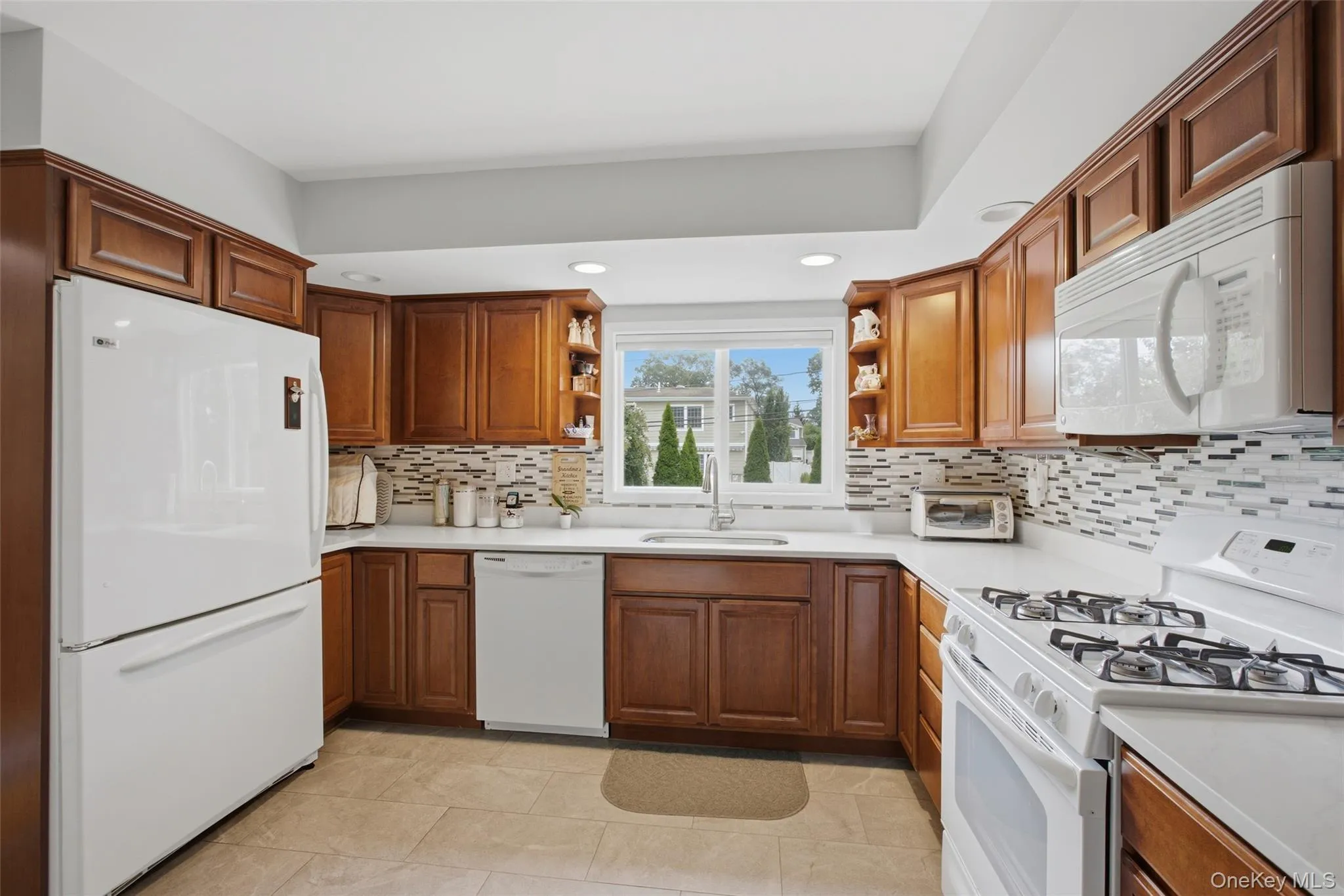 23 Apple Tree Drive, Smithtown, NY, 4 Bedrooms Bedrooms, 7 Rooms Rooms,2 BathroomsBathrooms,Residential,For Rent,Apple Tree,0,1053726 23 Apple Tree Drive, Smithtown, NY, 4 Bedrooms Bedrooms, 7 Rooms Rooms,2 BathroomsBathrooms,Residential,For Rent,Apple Tree,0,1053726