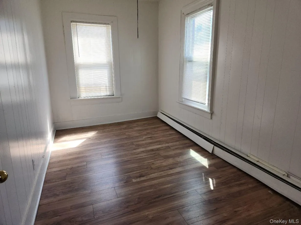 180 Main Street, Middletown, NY, 2 Bedrooms Bedrooms, 4 Rooms Rooms,1 BathroomBathrooms,Residential Lease,For Rent,Main,0,1053727 180 Main Street, Middletown, NY, 2 Bedrooms Bedrooms, 4 Rooms Rooms,1 BathroomBathrooms,Residential Lease,For Rent,Main,0,1053727