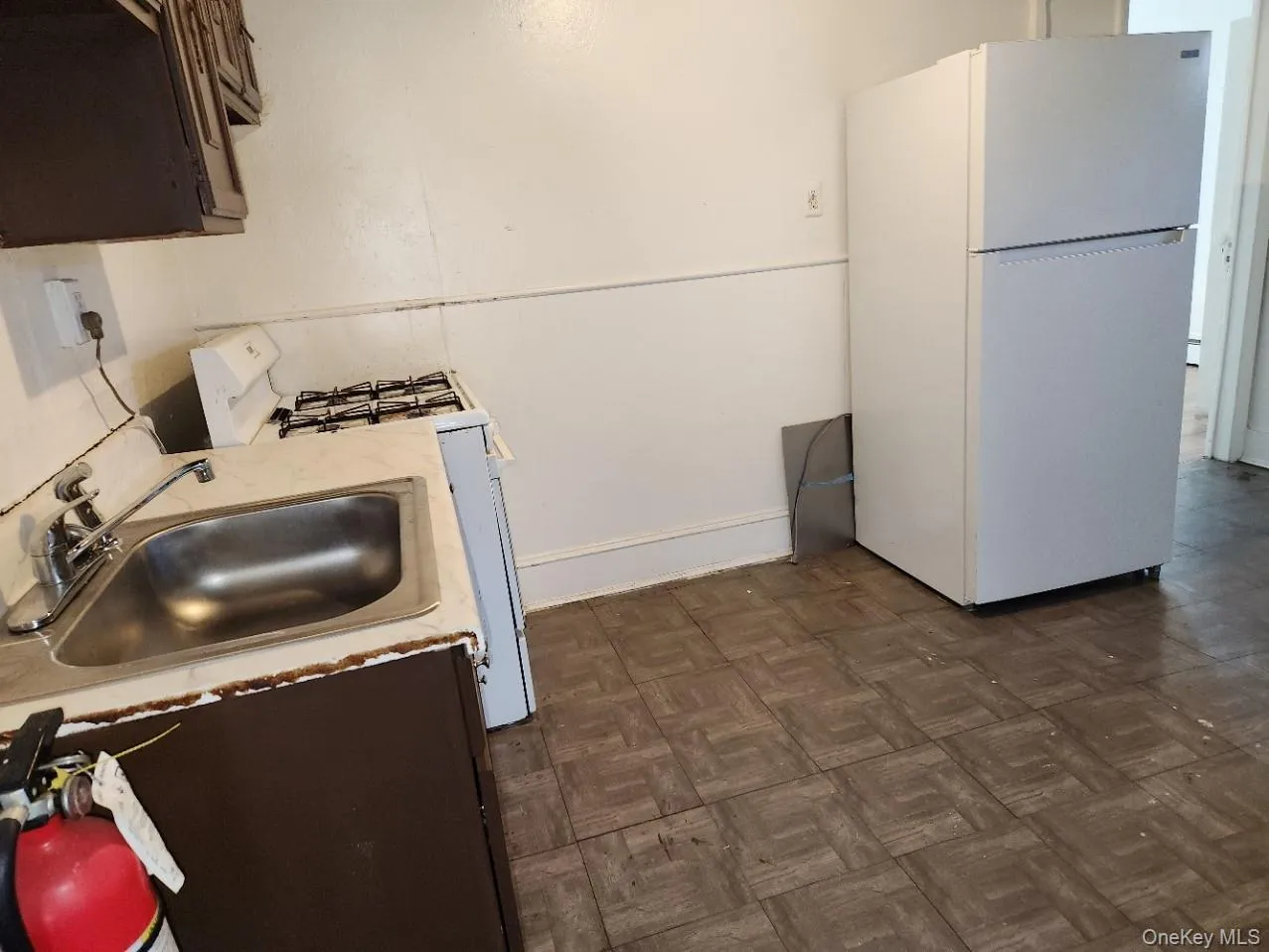 180 Main Street, Middletown, NY, 2 Bedrooms Bedrooms, 4 Rooms Rooms,1 BathroomBathrooms,Residential Lease,For Rent,Main,0,1053727 180 Main Street, Middletown, NY, 2 Bedrooms Bedrooms, 4 Rooms Rooms,1 BathroomBathrooms,Residential Lease,For Rent,Main,0,1053727