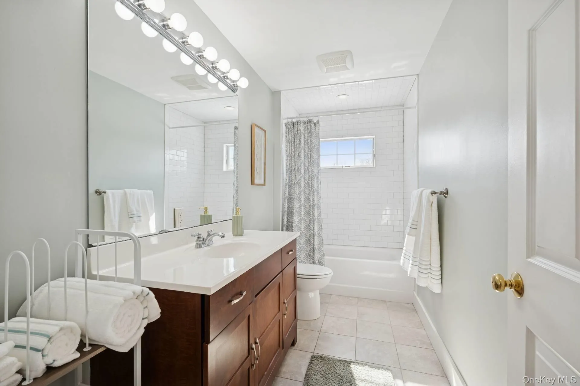32 Sugar Loaf Road, Southampton, NY, 4 Bedrooms Bedrooms, 8 Rooms Rooms,3 BathroomsBathrooms,Residential,For Rent,Sugar Loaf,0,1053735 32 Sugar Loaf Road, Southampton, NY, 4 Bedrooms Bedrooms, 8 Rooms Rooms,3 BathroomsBathrooms,Residential,For Rent,Sugar Loaf,0,1053735