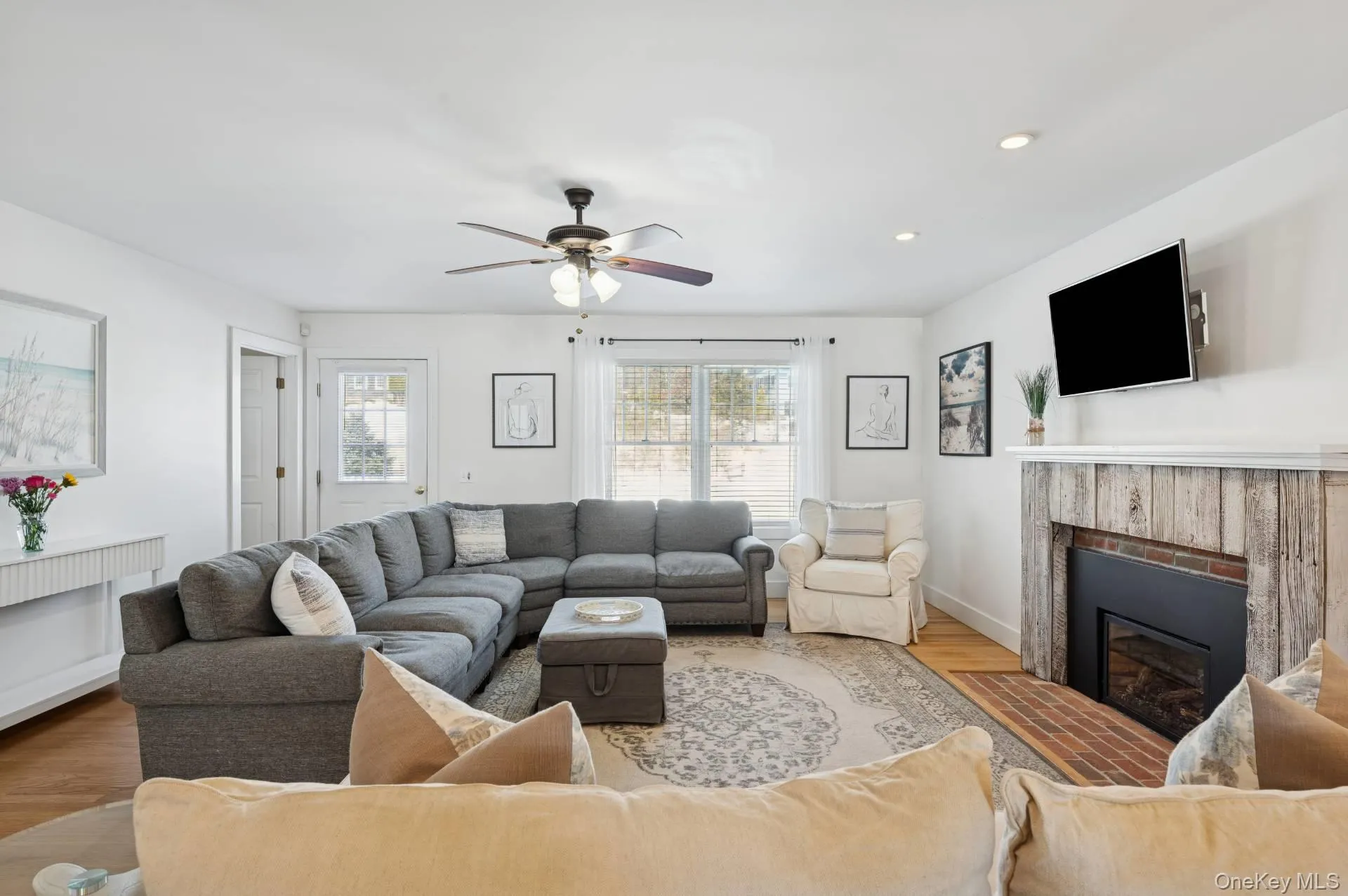 32 Sugar Loaf Road, Southampton, NY, 4 Bedrooms Bedrooms, 8 Rooms Rooms,3 BathroomsBathrooms,Residential,For Rent,Sugar Loaf,0,1053735 32 Sugar Loaf Road, Southampton, NY, 4 Bedrooms Bedrooms, 8 Rooms Rooms,3 BathroomsBathrooms,Residential,For Rent,Sugar Loaf,0,1053735