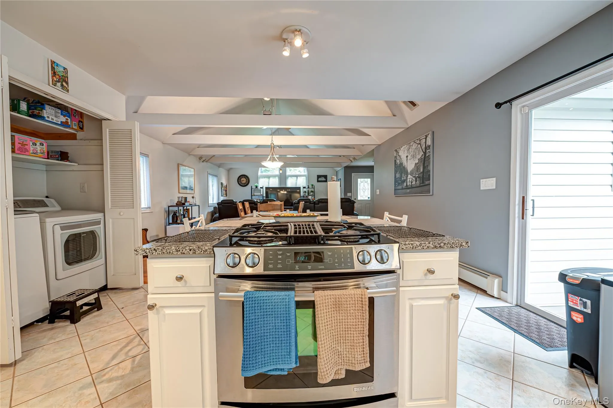 68 Chestnut Street, Brookhaven, NY, 4 Bedrooms Bedrooms, 9 Rooms Rooms,3 BathroomsBathrooms,Residential,For Rent,Chestnut,0,1053741 68 Chestnut Street, Brookhaven, NY, 4 Bedrooms Bedrooms, 9 Rooms Rooms,3 BathroomsBathrooms,Residential,For Rent,Chestnut,0,1053741
