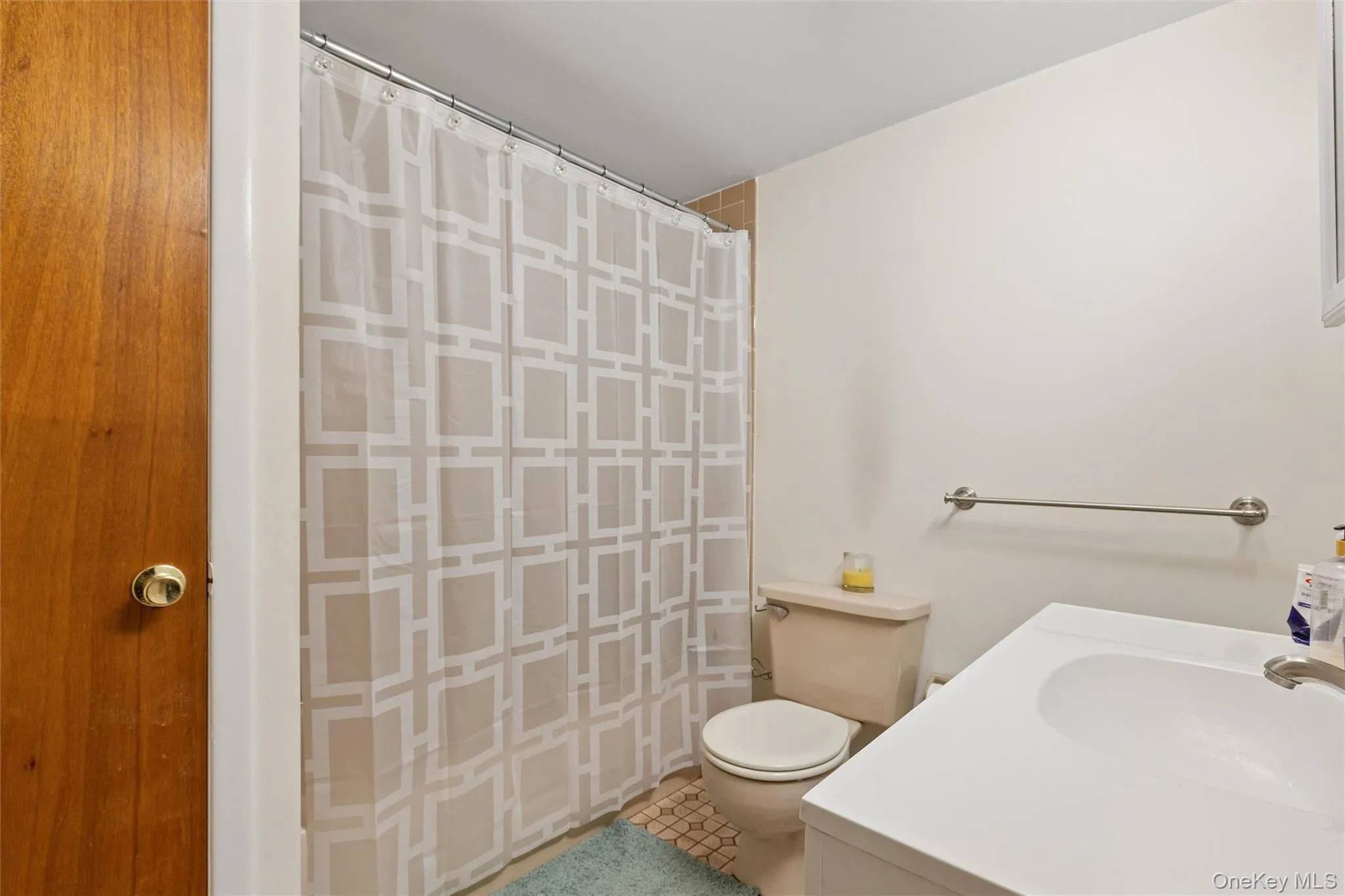 38 Heston Road, Brookhaven, NY, 2 Bedrooms Bedrooms, 5 Rooms Rooms,3 BathroomsBathrooms,Residential,For Rent,Heston,0,1053750 38 Heston Road, Brookhaven, NY, 2 Bedrooms Bedrooms, 5 Rooms Rooms,3 BathroomsBathrooms,Residential,For Rent,Heston,0,1053750