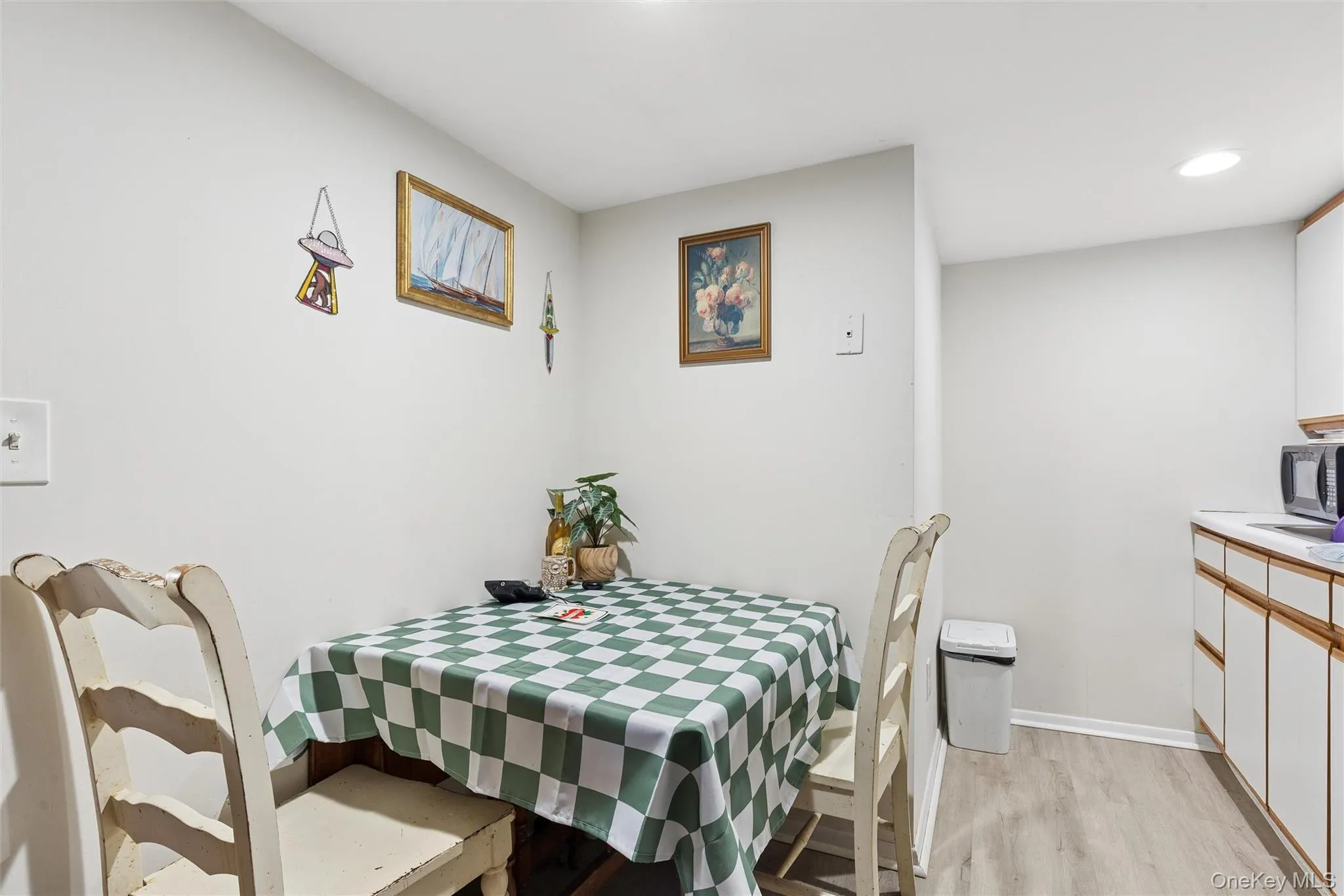 38 Heston Road, Brookhaven, NY, 2 Bedrooms Bedrooms, 5 Rooms Rooms,3 BathroomsBathrooms,Residential,For Rent,Heston,0,1053750 38 Heston Road, Brookhaven, NY, 2 Bedrooms Bedrooms, 5 Rooms Rooms,3 BathroomsBathrooms,Residential,For Rent,Heston,0,1053750