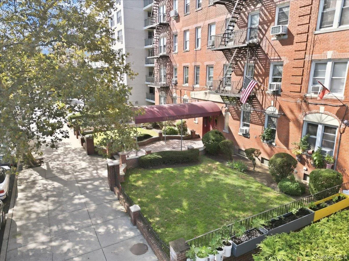 360 Ocean Parkway, New York, NY, 1 Bedroom Bedrooms, 4 Rooms Rooms,1 BathroomBathrooms,Residential,For Rent,Ocean,0,1053753 360 Ocean Parkway, New York, NY, 1 Bedroom Bedrooms, 4 Rooms Rooms,1 BathroomBathrooms,Residential,For Rent,Ocean,0,1053753