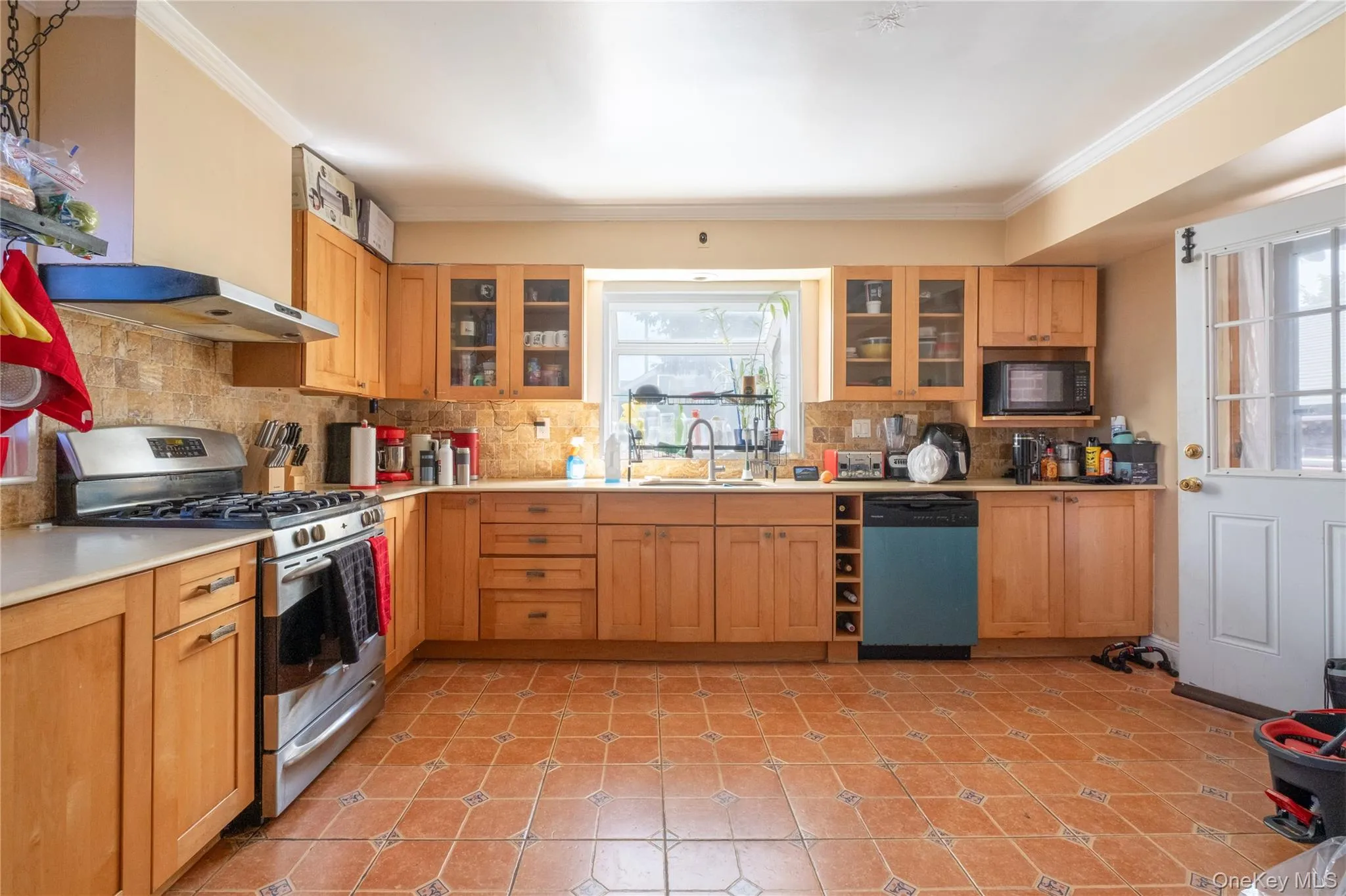 98 Reynold Street, New York, NY, 6 Bedrooms Bedrooms, 10 Rooms Rooms,2 BathroomsBathrooms,Residential,For Rent,Reynold,0,1053756 98 Reynold Street, New York, NY, 6 Bedrooms Bedrooms, 10 Rooms Rooms,2 BathroomsBathrooms,Residential,For Rent,Reynold,0,1053756