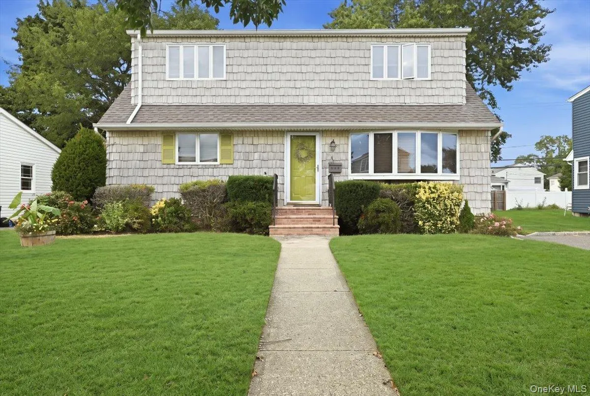 4001 Wicks Avenue, Hempstead, NY, 6 Bedrooms Bedrooms, 9 Rooms Rooms,2 BathroomsBathrooms,Residential,For Rent,Wicks,0,1053758 4001 Wicks Avenue, Hempstead, NY, 6 Bedrooms Bedrooms, 9 Rooms Rooms,2 BathroomsBathrooms,Residential,For Rent,Wicks,0,1053758
