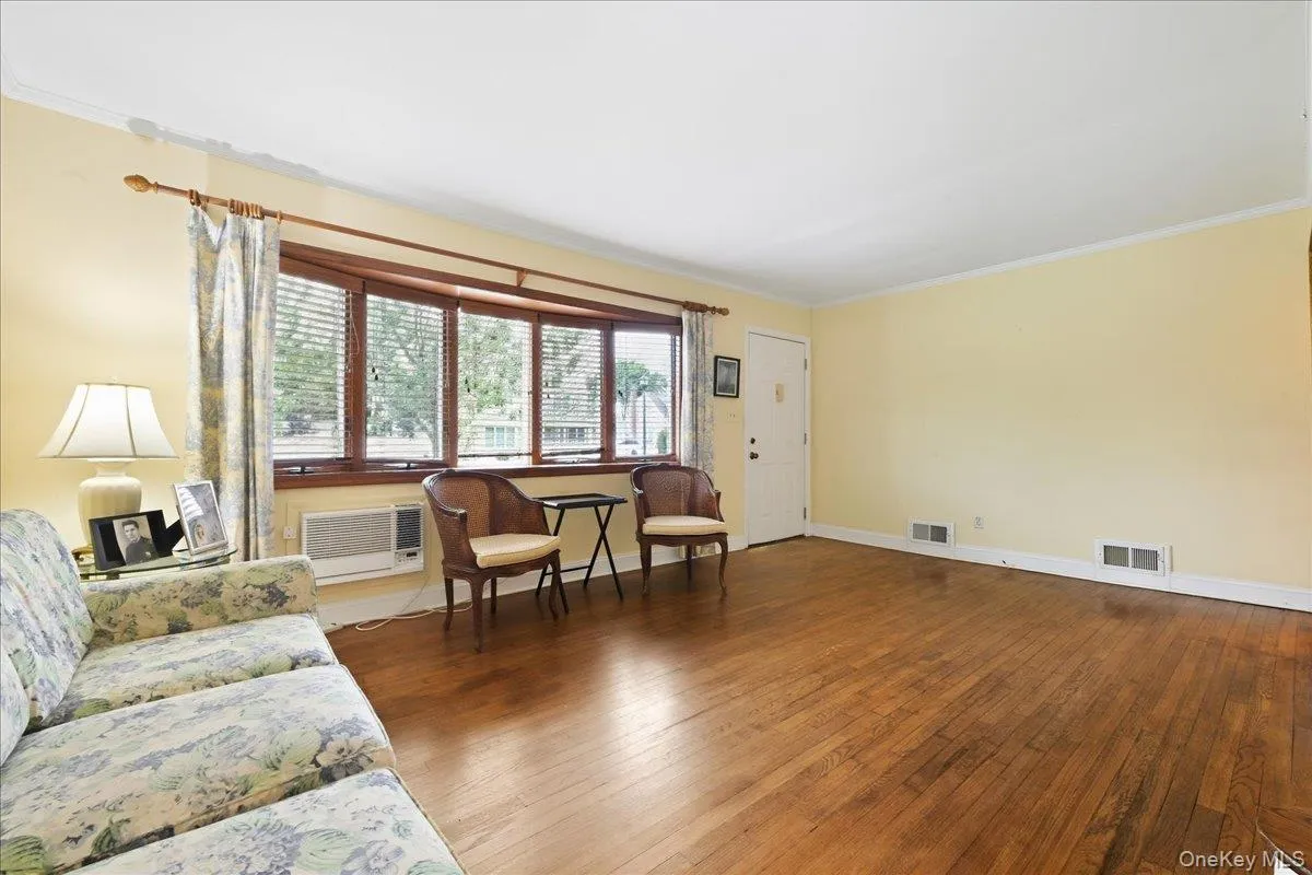 4001 Wicks Avenue, Hempstead, NY, 6 Bedrooms Bedrooms, 9 Rooms Rooms,2 BathroomsBathrooms,Residential,For Rent,Wicks,0,1053758 4001 Wicks Avenue, Hempstead, NY, 6 Bedrooms Bedrooms, 9 Rooms Rooms,2 BathroomsBathrooms,Residential,For Rent,Wicks,0,1053758