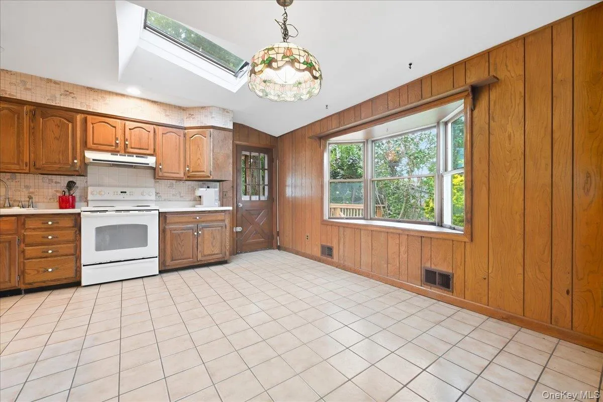 4001 Wicks Avenue, Hempstead, NY, 6 Bedrooms Bedrooms, 9 Rooms Rooms,2 BathroomsBathrooms,Residential,For Rent,Wicks,0,1053758 4001 Wicks Avenue, Hempstead, NY, 6 Bedrooms Bedrooms, 9 Rooms Rooms,2 BathroomsBathrooms,Residential,For Rent,Wicks,0,1053758