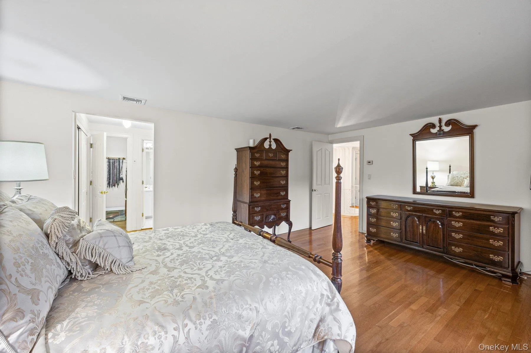123 Old Post Drive, Islip, NY, 4 Bedrooms Bedrooms, 10 Rooms Rooms,2 BathroomsBathrooms,Residential,For Rent,Old Post,0,1053764 123 Old Post Drive, Islip, NY, 4 Bedrooms Bedrooms, 10 Rooms Rooms,2 BathroomsBathrooms,Residential,For Rent,Old Post,0,1053764