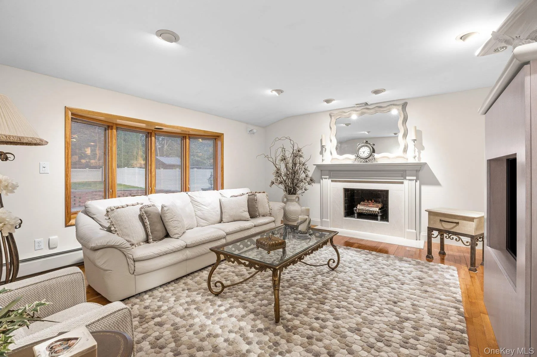123 Old Post Drive, Islip, NY, 4 Bedrooms Bedrooms, 10 Rooms Rooms,2 BathroomsBathrooms,Residential,For Rent,Old Post,0,1053764 123 Old Post Drive, Islip, NY, 4 Bedrooms Bedrooms, 10 Rooms Rooms,2 BathroomsBathrooms,Residential,For Rent,Old Post,0,1053764