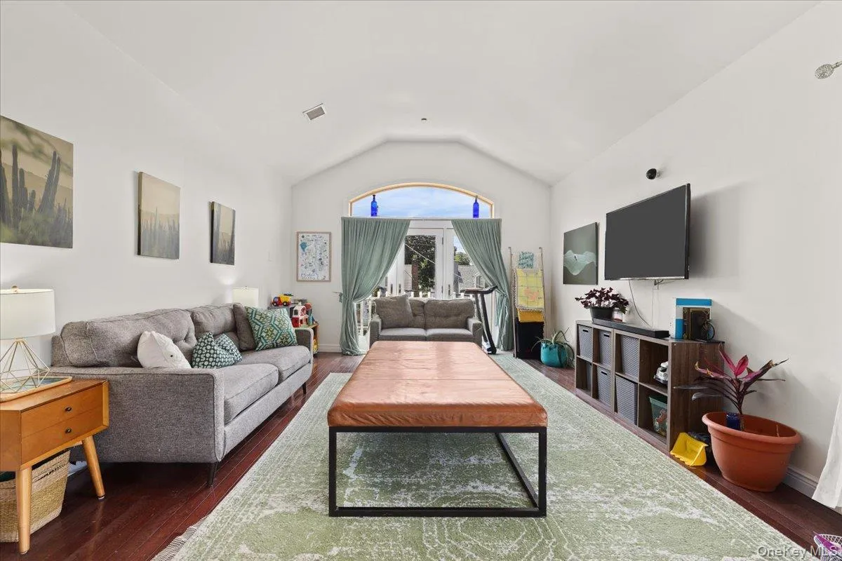 79 Tier Street, New York, NY, 3 Bedrooms Bedrooms, 6 Rooms Rooms,2 BathroomsBathrooms,Residential Lease,For Rent,Tier,0,1053765 79 Tier Street, New York, NY, 3 Bedrooms Bedrooms, 6 Rooms Rooms,2 BathroomsBathrooms,Residential Lease,For Rent,Tier,0,1053765