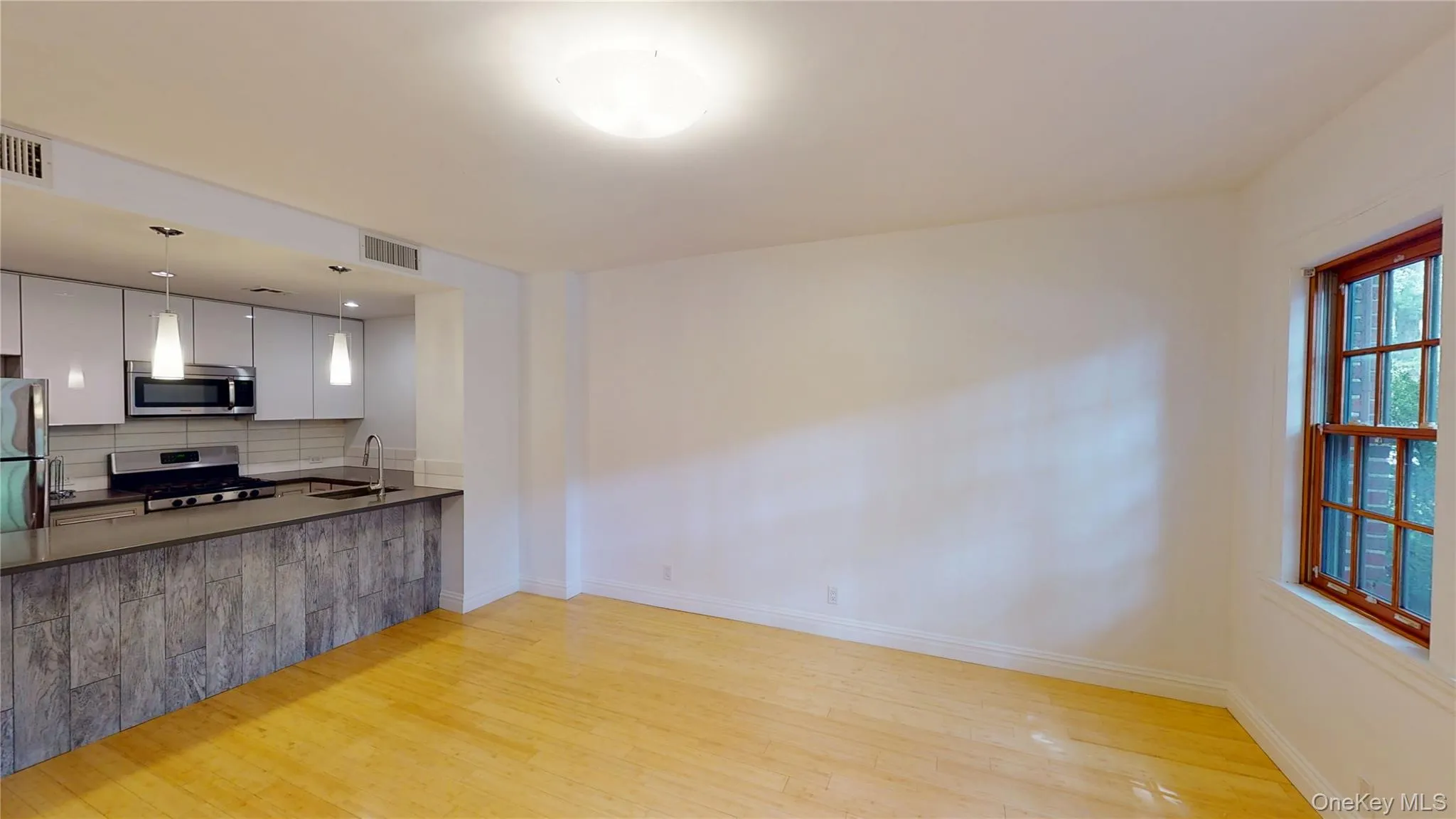 278 Burns Street, New York, NY, 3 Bedrooms Bedrooms, 5 Rooms Rooms,2 BathroomsBathrooms,Residential Lease,For Rent,Burns,0,1053772 278 Burns Street, New York, NY, 3 Bedrooms Bedrooms, 5 Rooms Rooms,2 BathroomsBathrooms,Residential Lease,For Rent,Burns,0,1053772